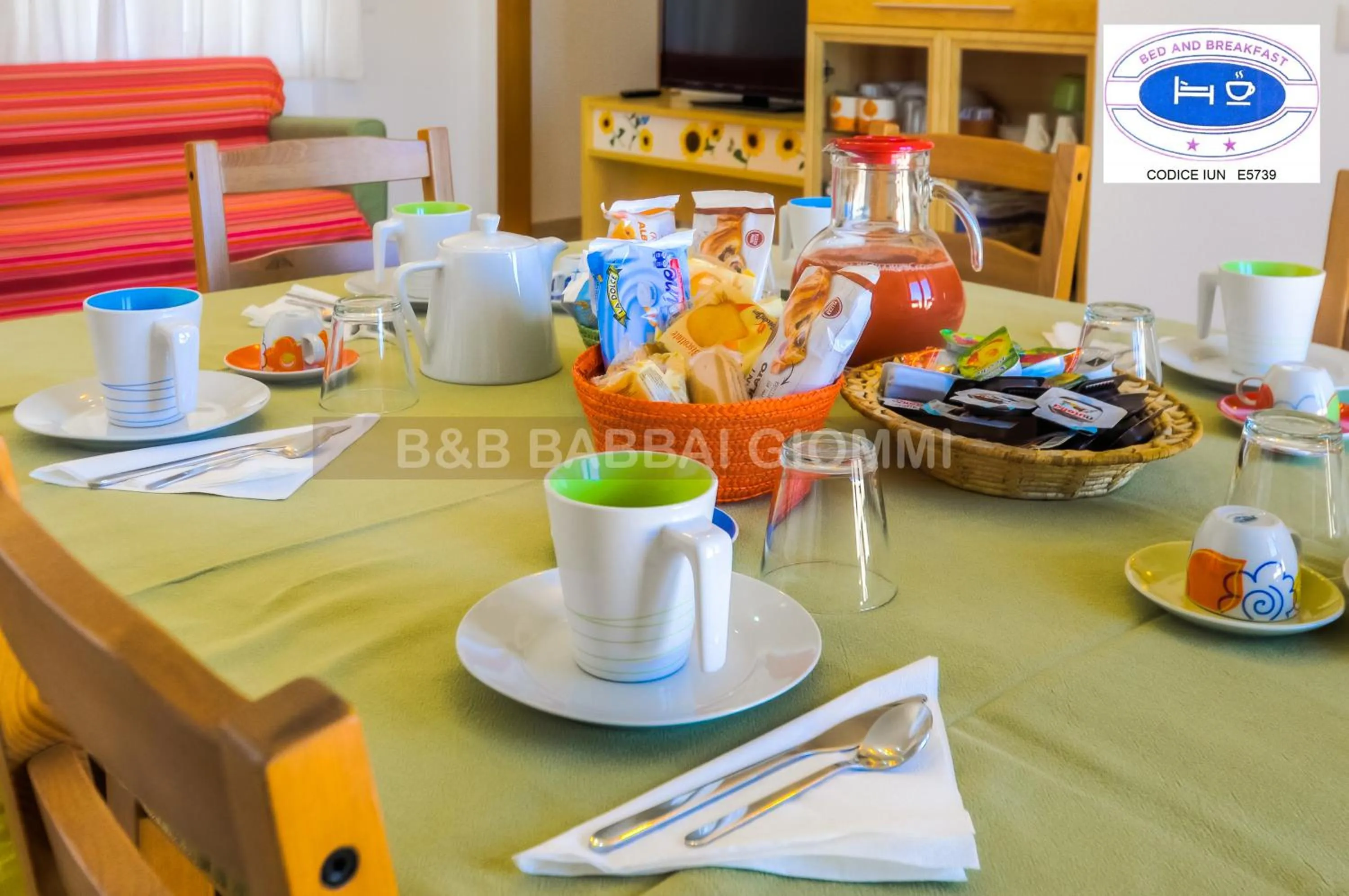 Communal lounge/ TV room in Babbai Giommi