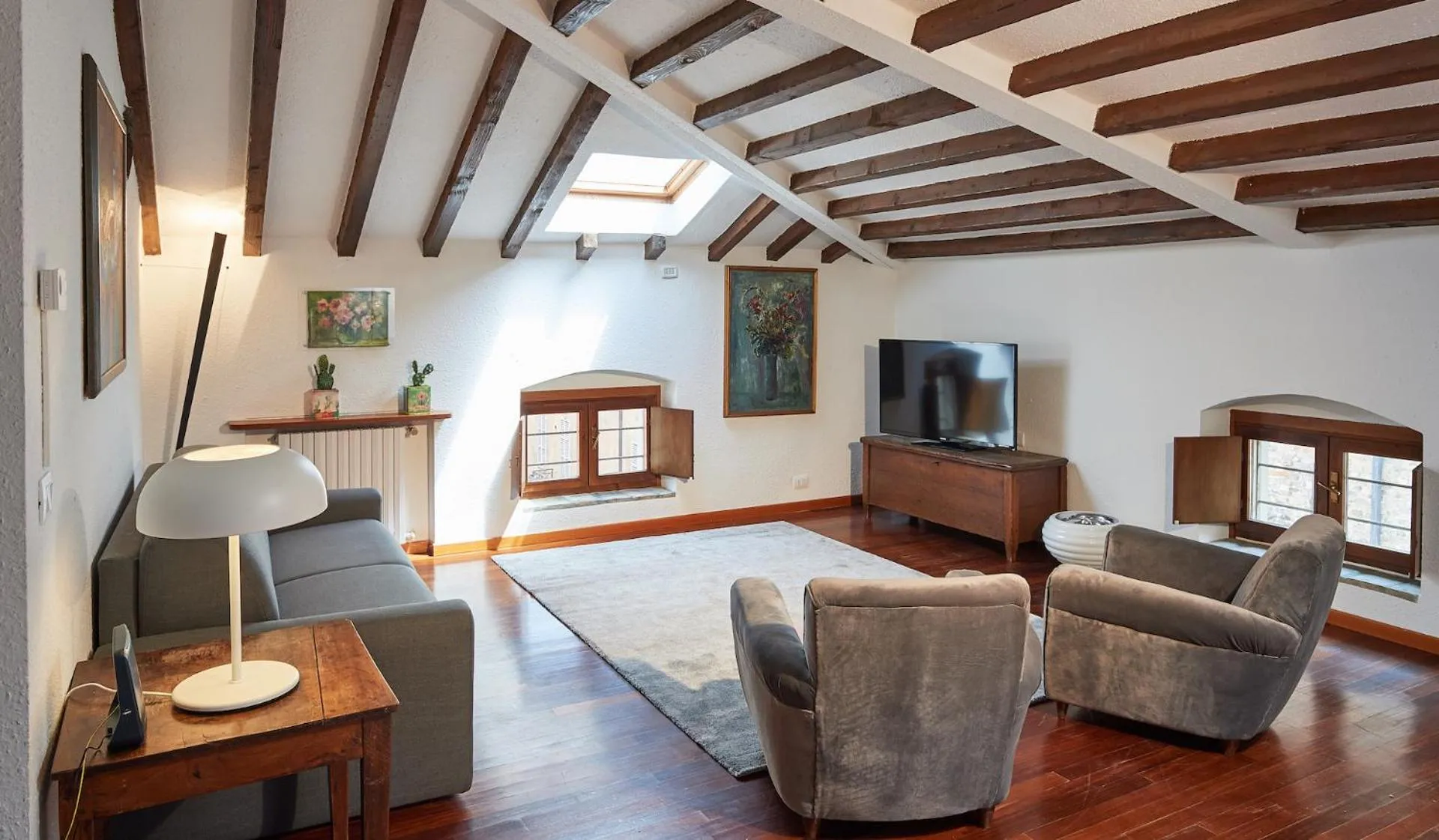 Communal lounge/ TV room in La Casa di Giulia-Family Apartment