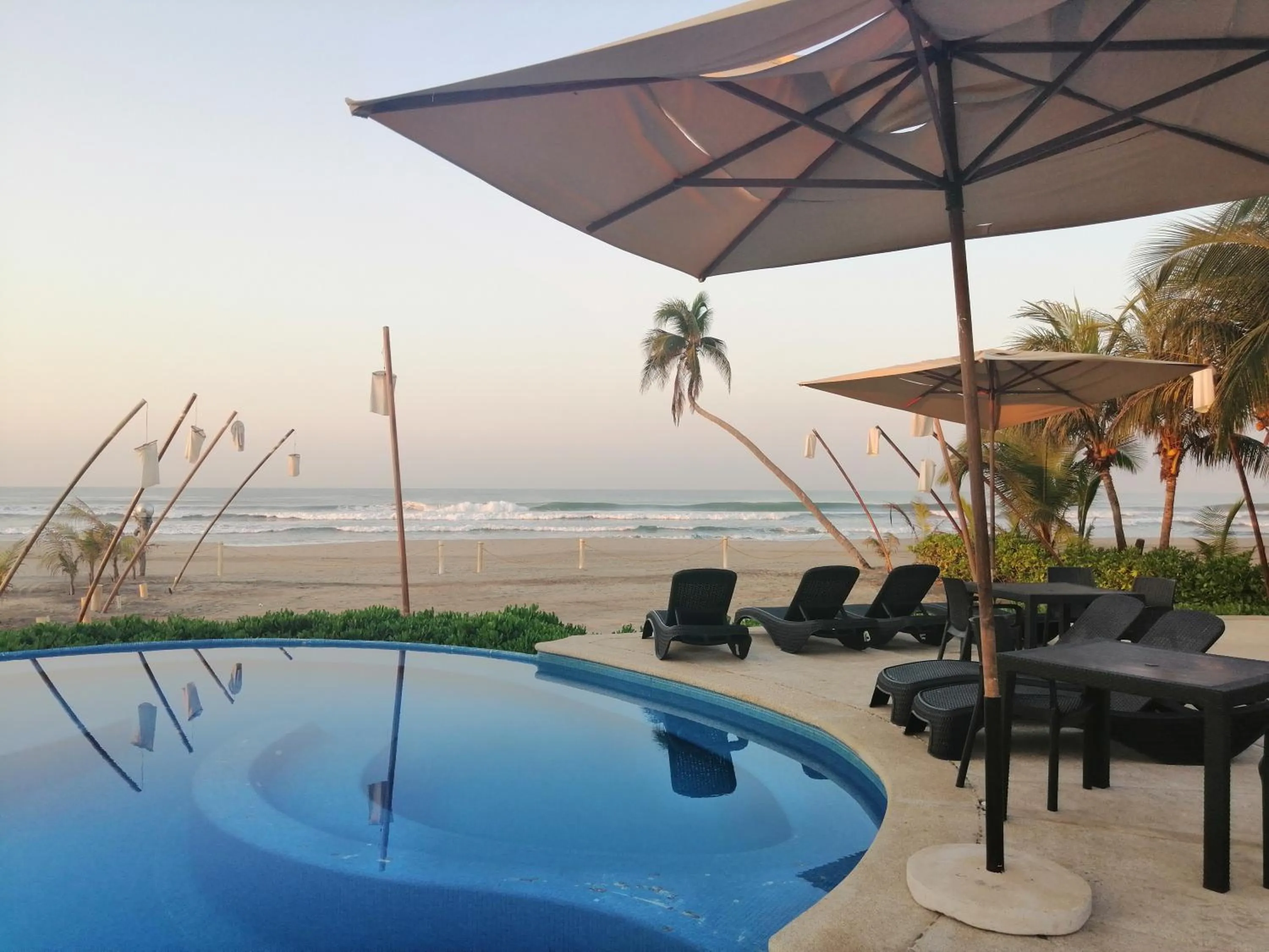 Swimming pool in Mishol Bodas Hotel & Beach Club Acapulco Diamante