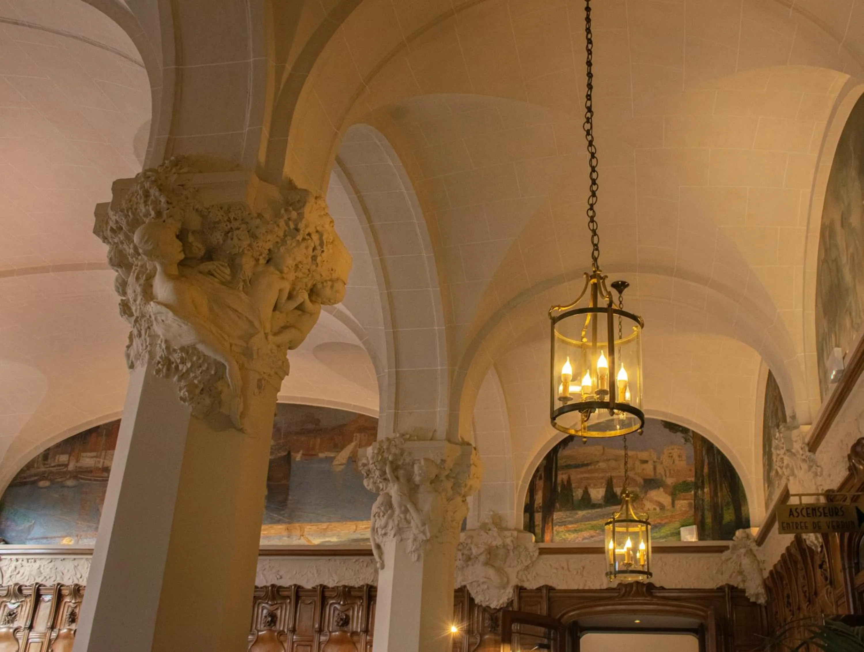 Lobby or reception in Mercure Lyon Centre Château Perrache