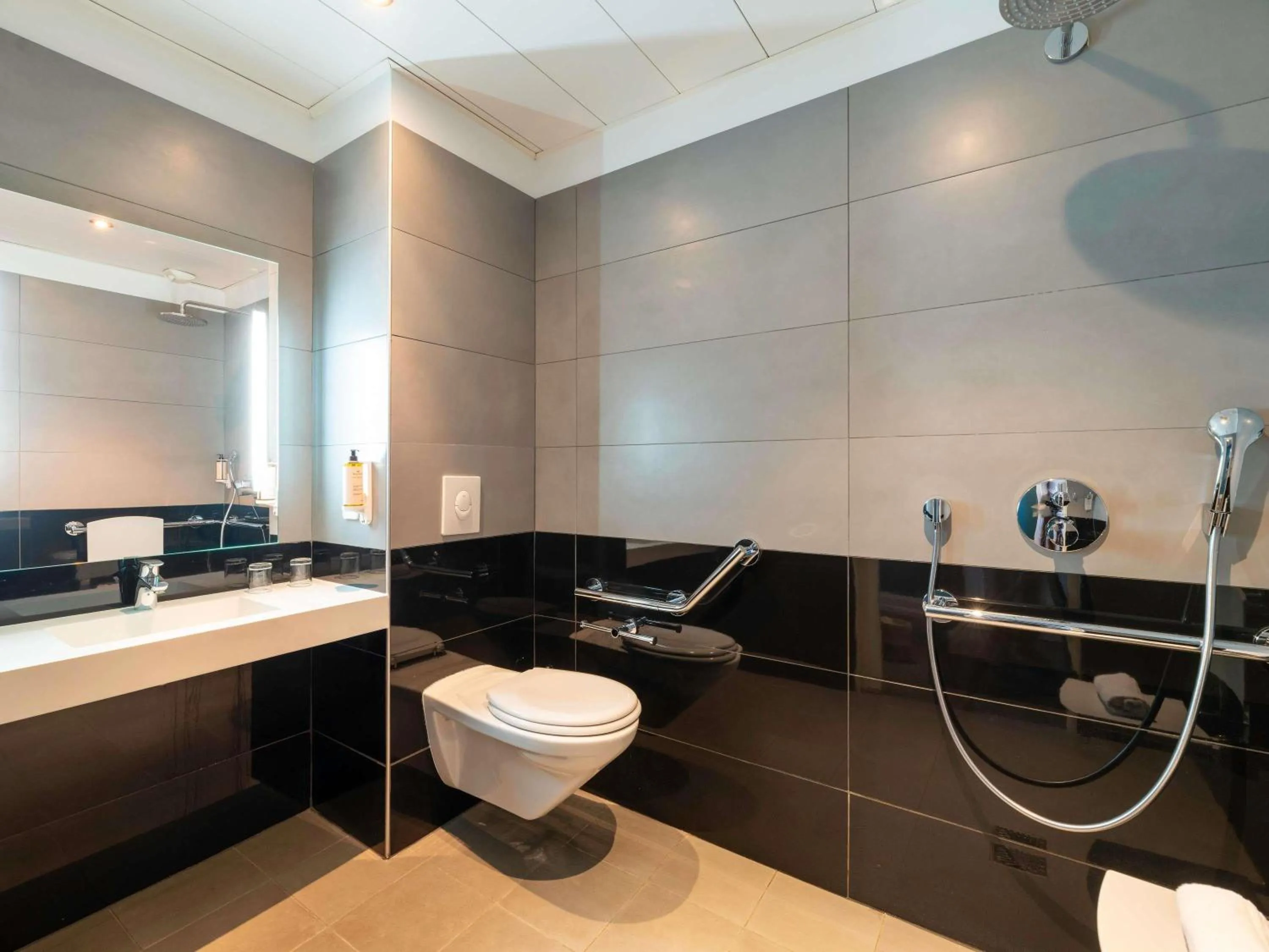 Bedroom in Mercure Lyon Centre Château Perrache