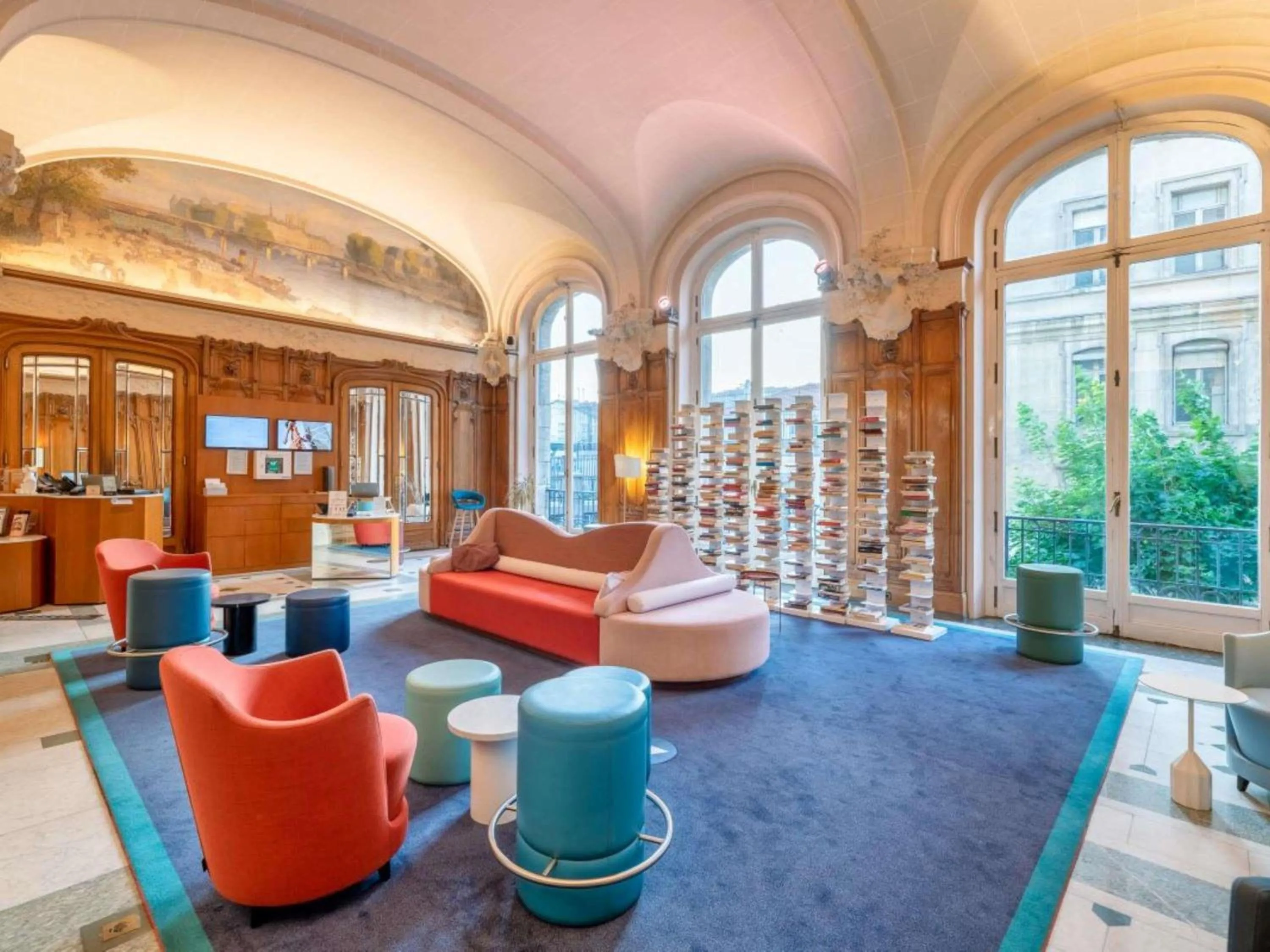 Property building in Mercure Lyon Centre Château Perrache