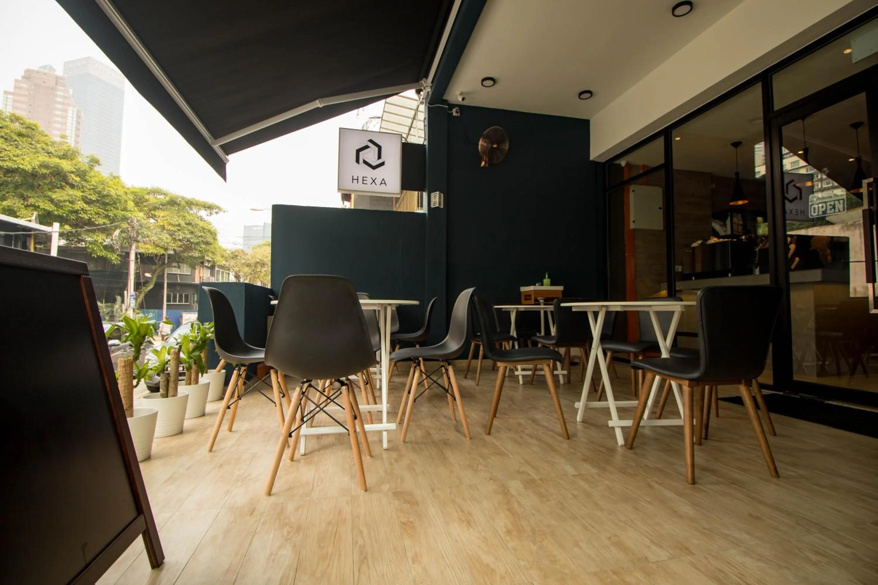 Restaurant/places to eat in Hexa Hotel & Backpackers Capsules Bukit Bintang