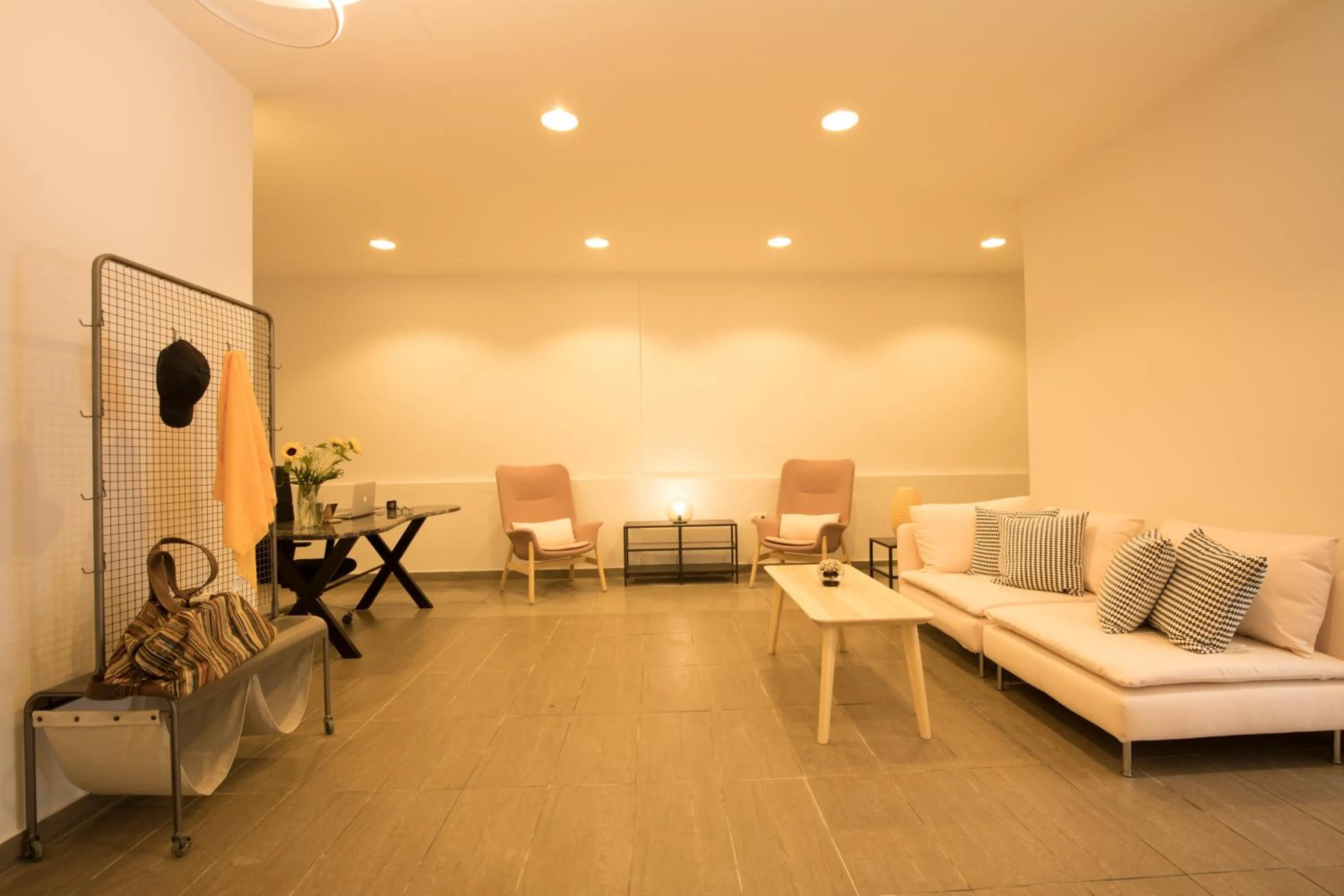 Lobby or reception in Local Hostel & Suites