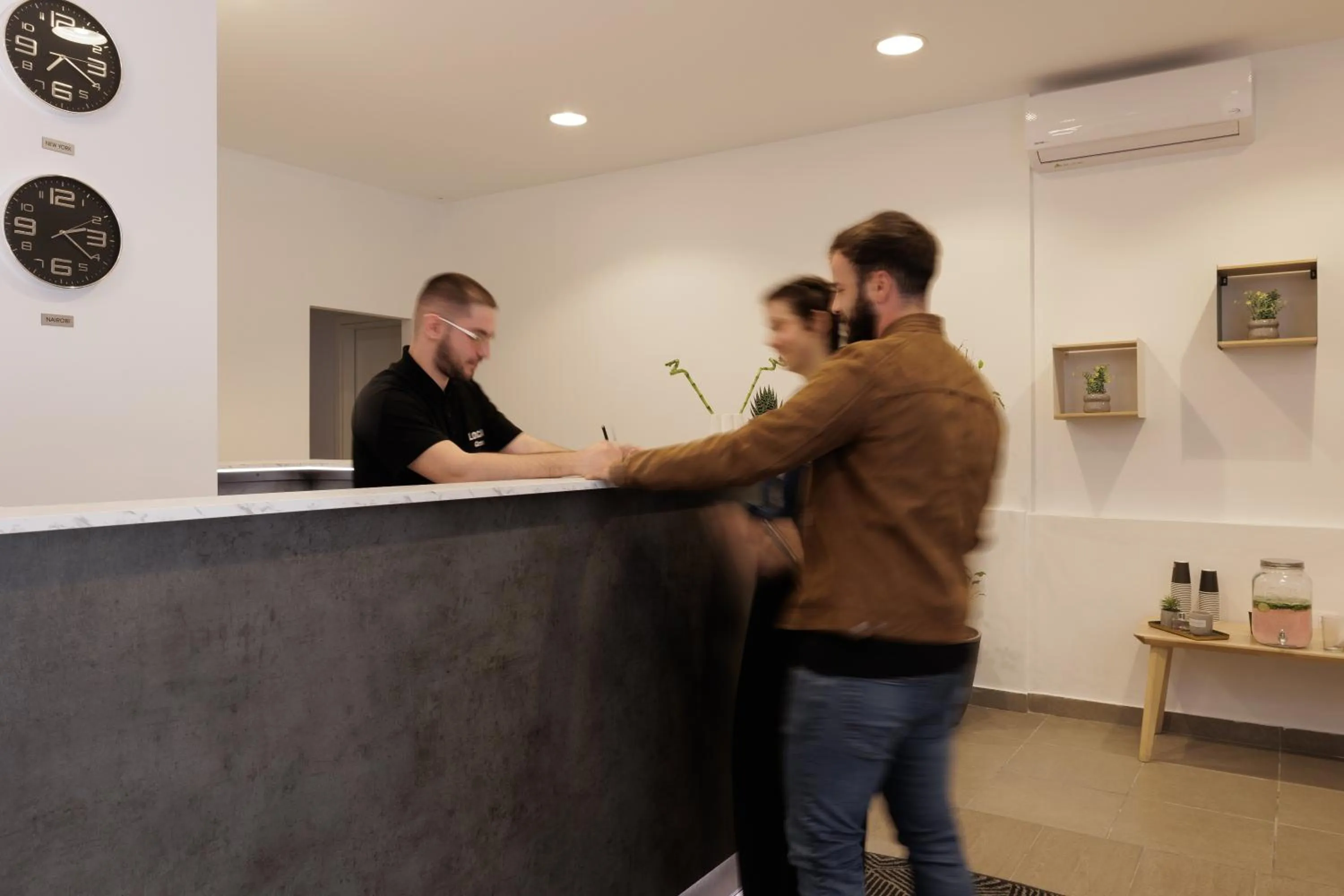 Local Hostel & Suites