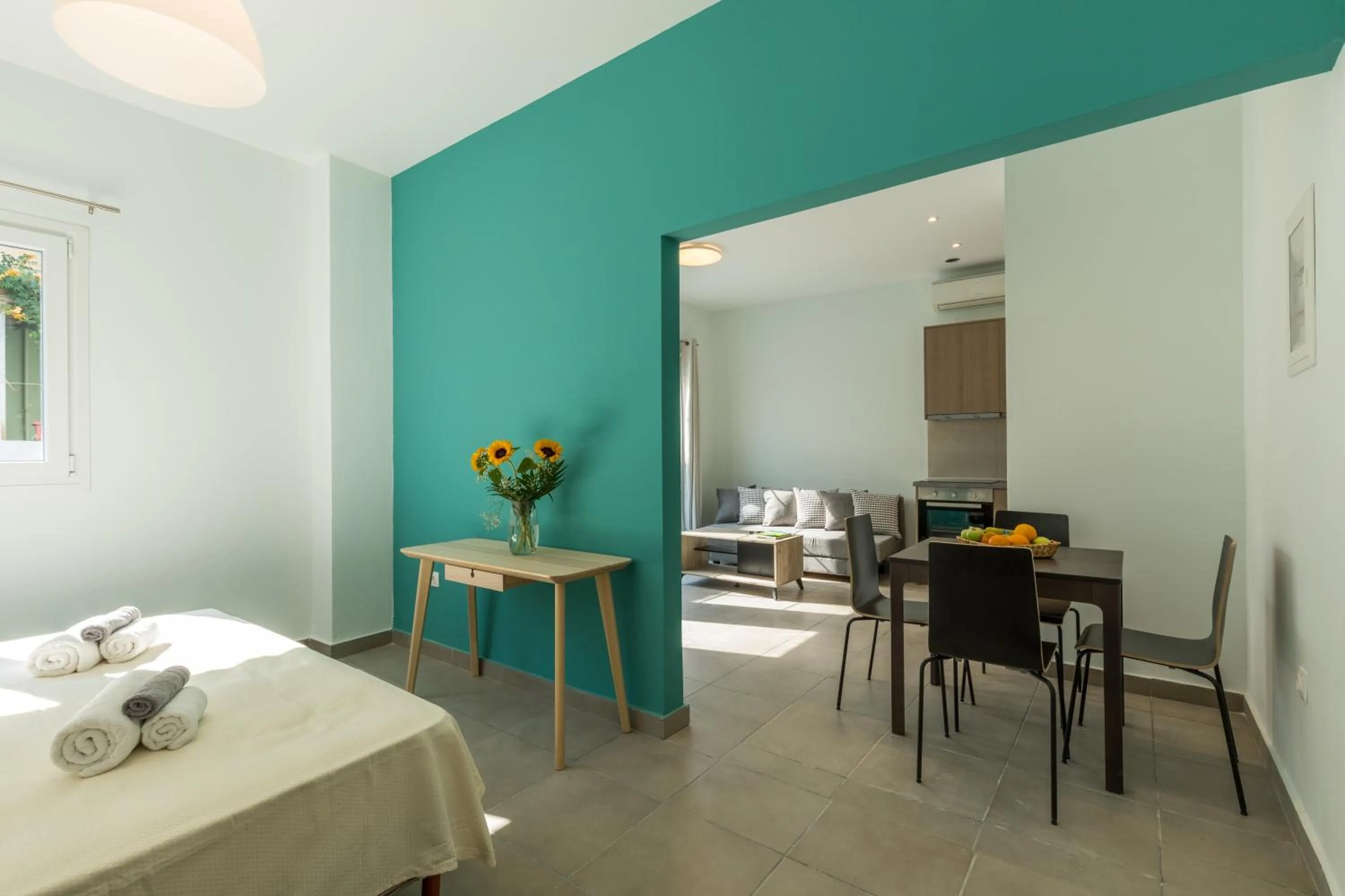 Living room in Local Hostel & Suites