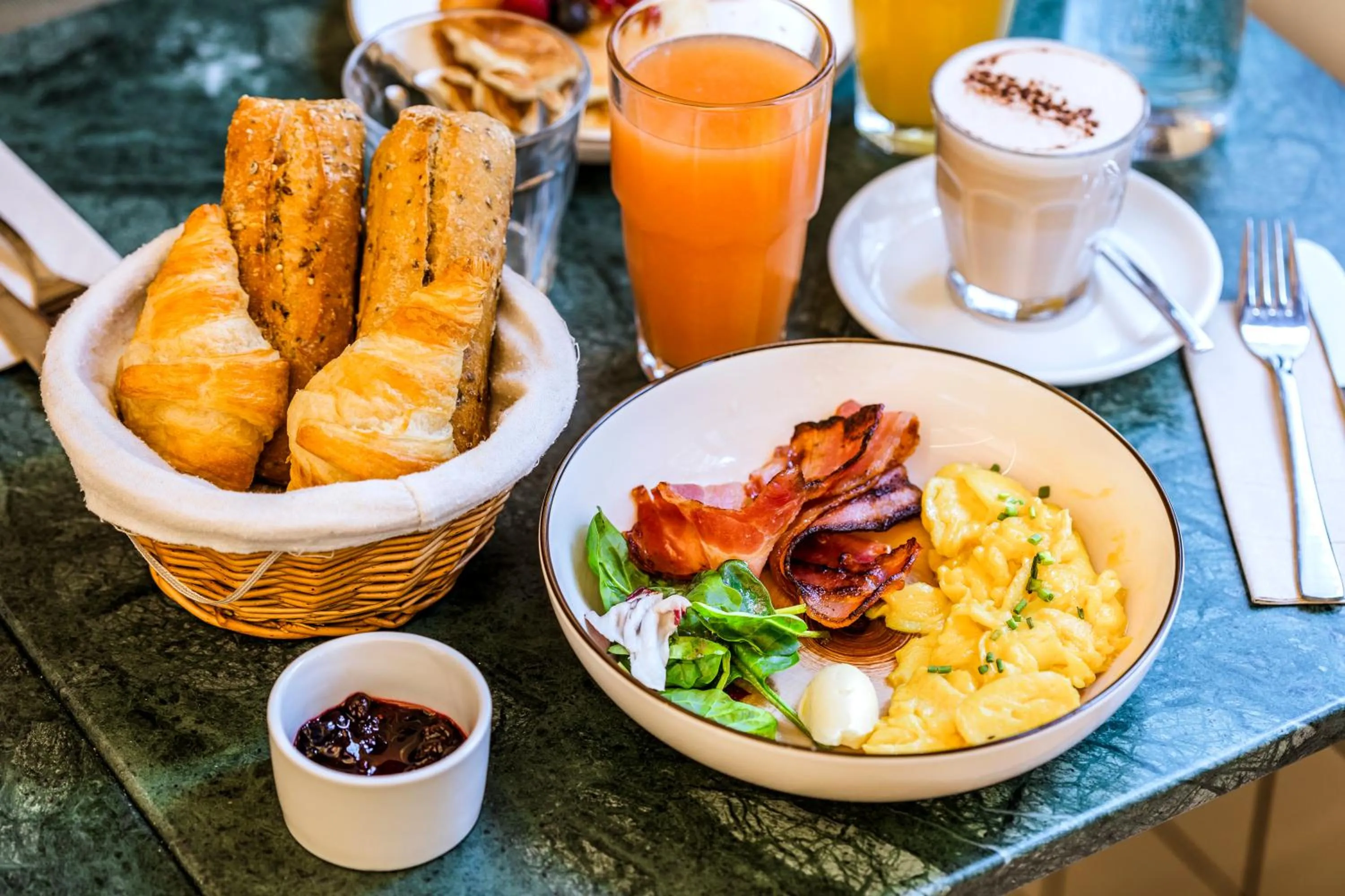 Breakfast in Hôtel Mathis Elysées