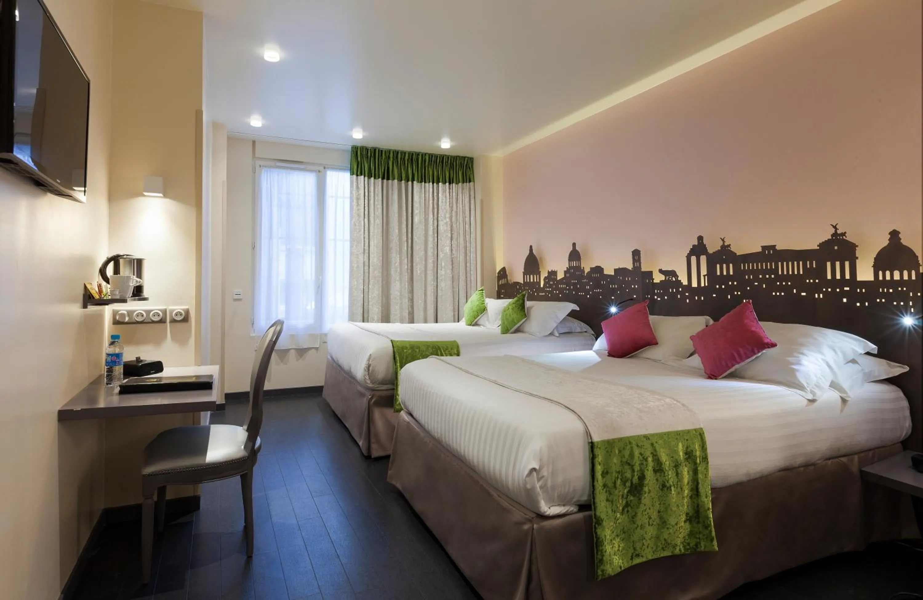 Bedroom, Bed in Hôtel Aurore Paris Gare de Lyon