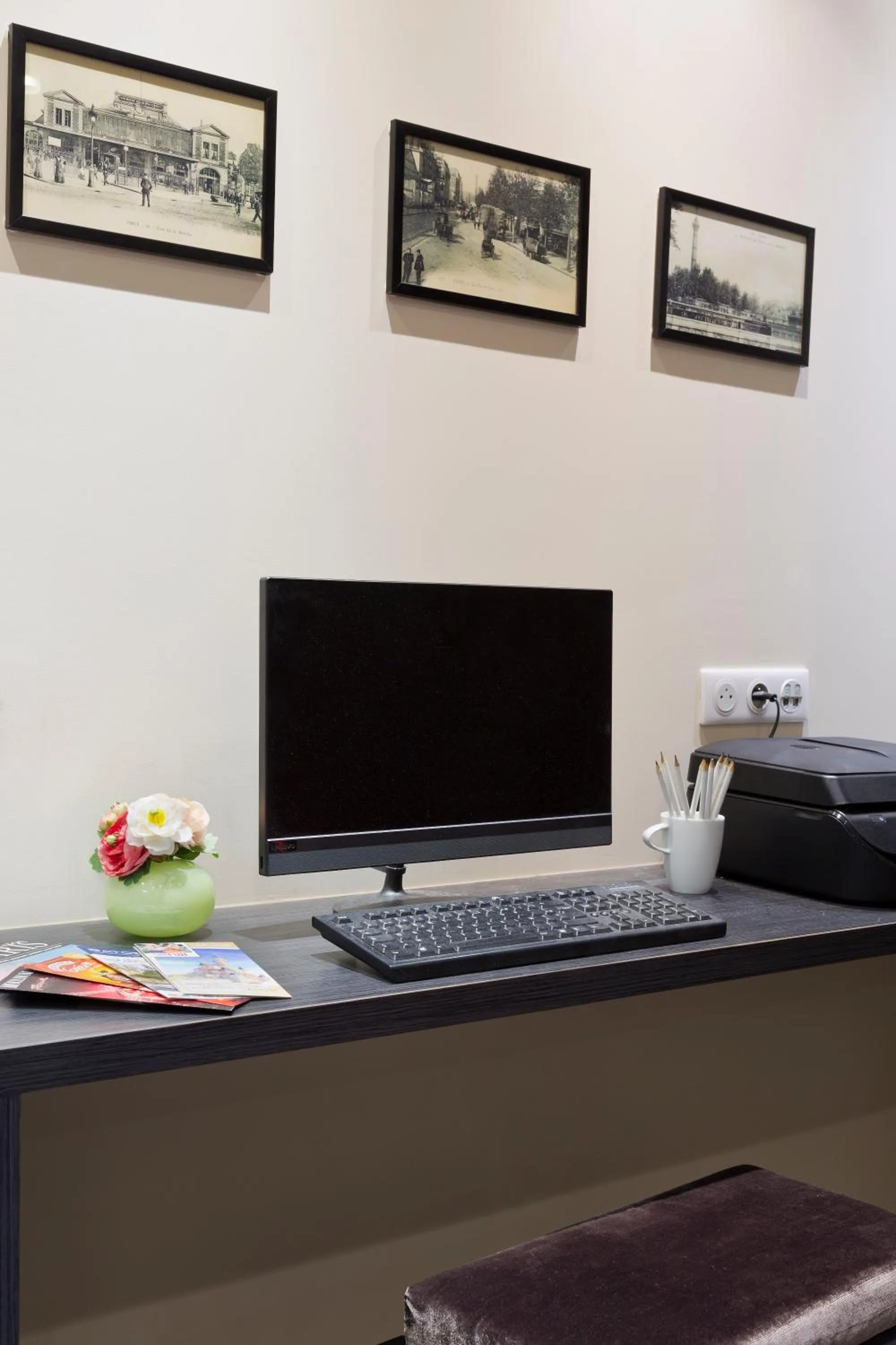Seating area in Hôtel Aurore Paris Gare de Lyon