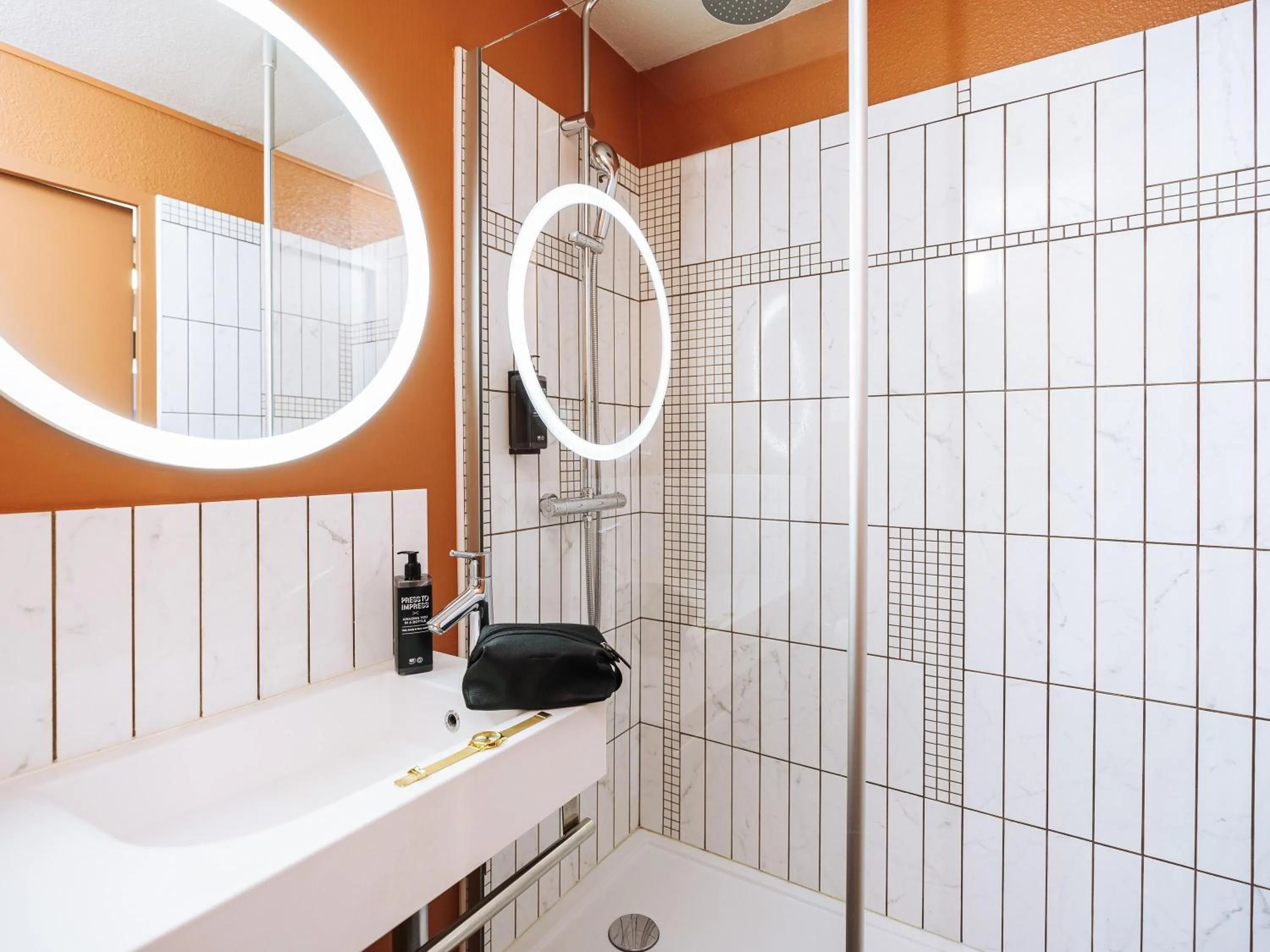 Bedroom in ibis Styles Le Mans Gare Sud