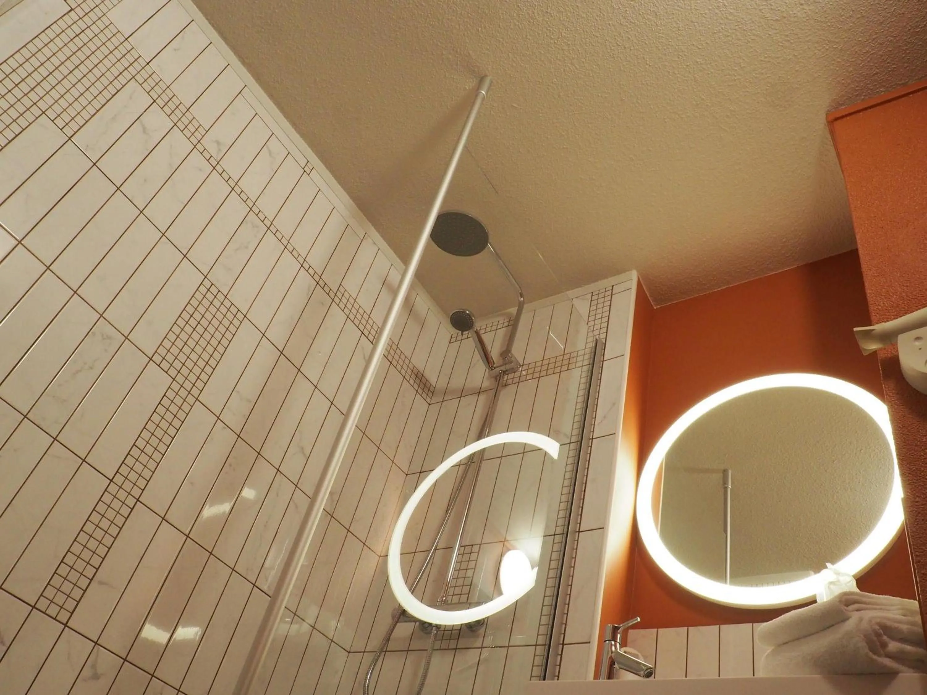 Bedroom in ibis Styles Le Mans Gare Sud