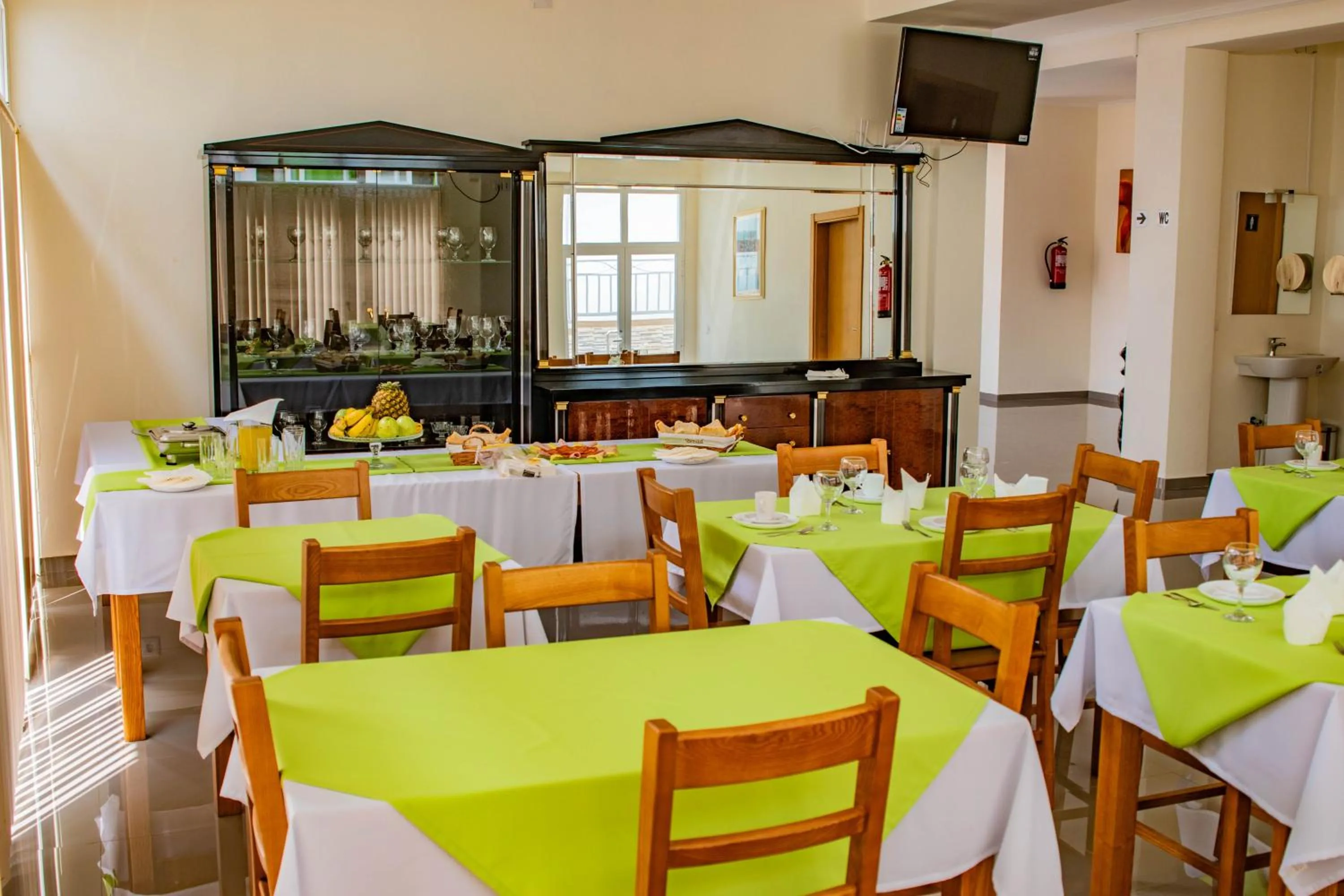 Restaurant/places to eat in Hotel Vitoria