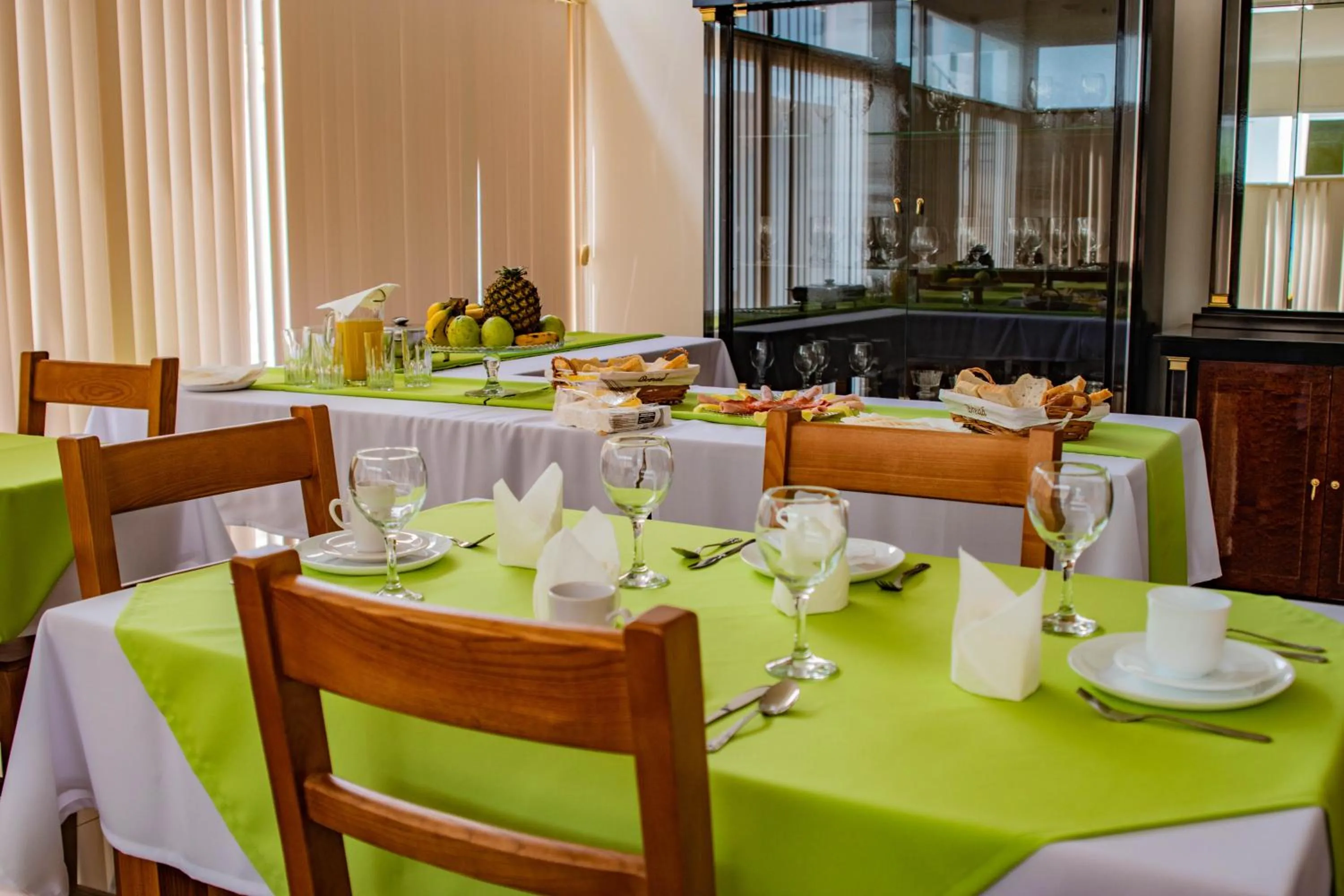 Restaurant/places to eat in Hotel Vitoria