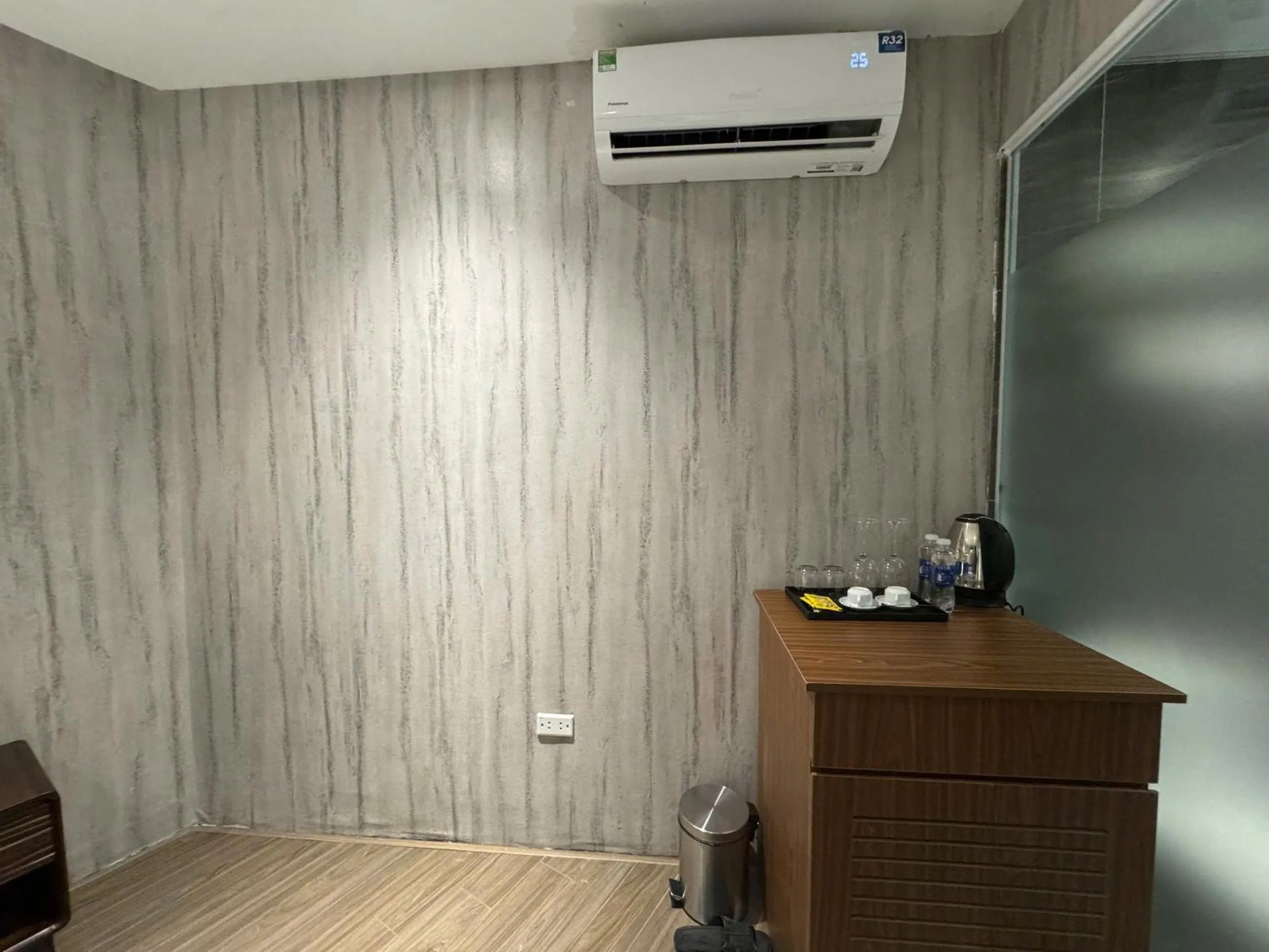 air conditioner in 22Land Moon West Lake