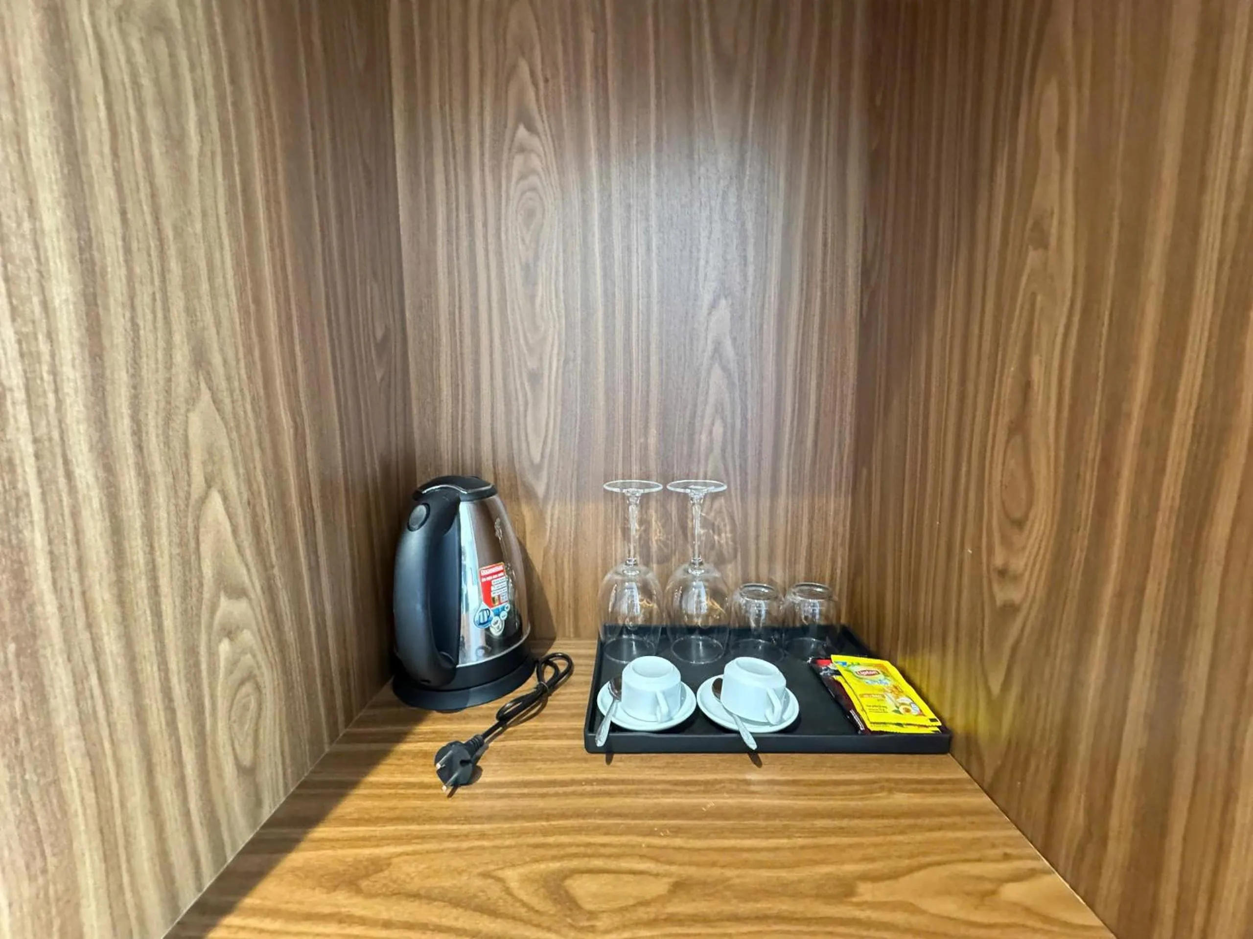 Coffee/tea facilities in 22Land Moon West Lake