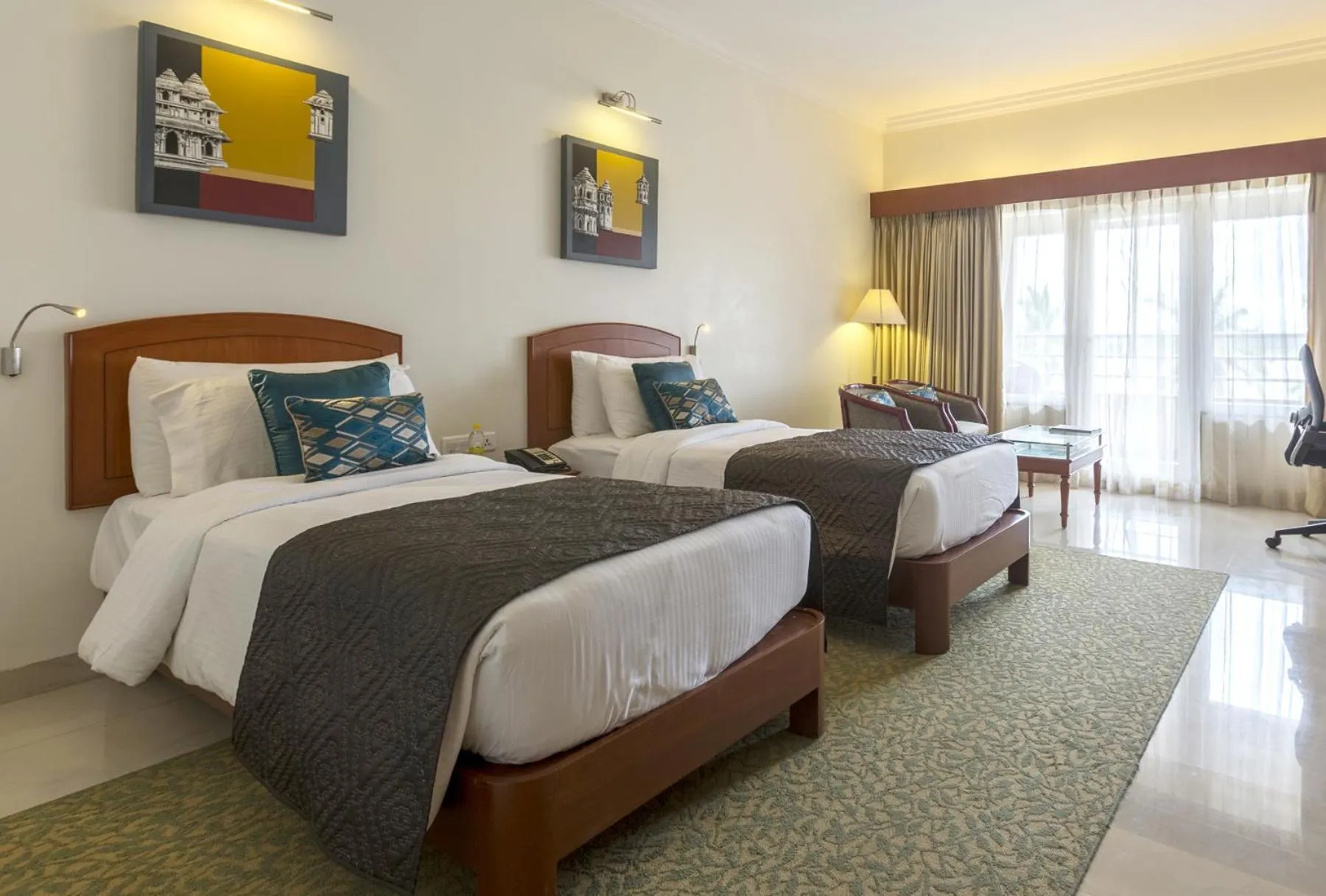 Bedroom, Bed in Hotel Naveen Lakeside