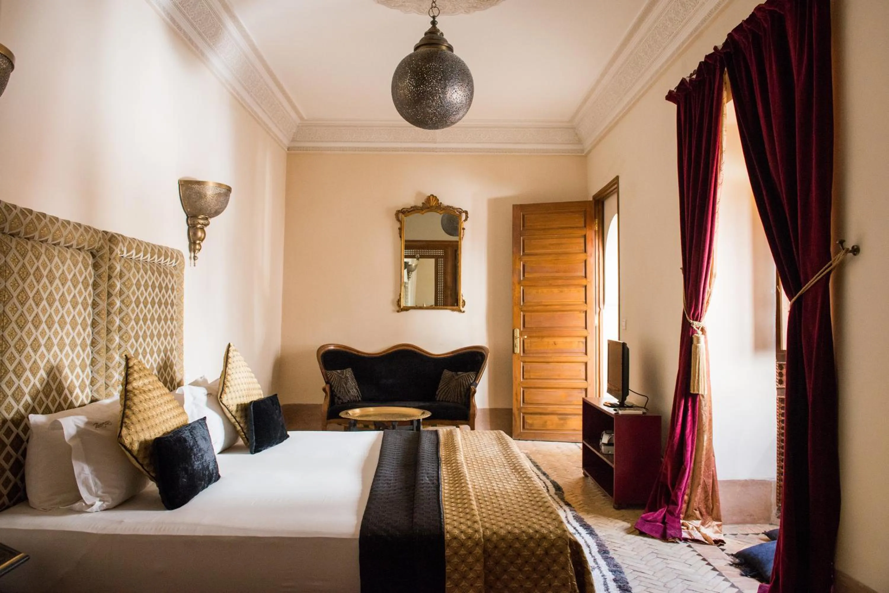 Bed in Riad Zamzam