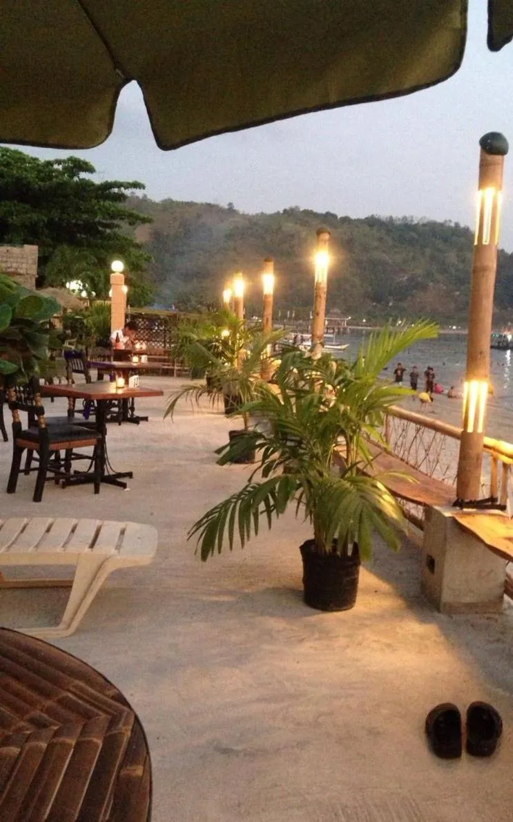 Beach in Playa Papagayo Beach Inn