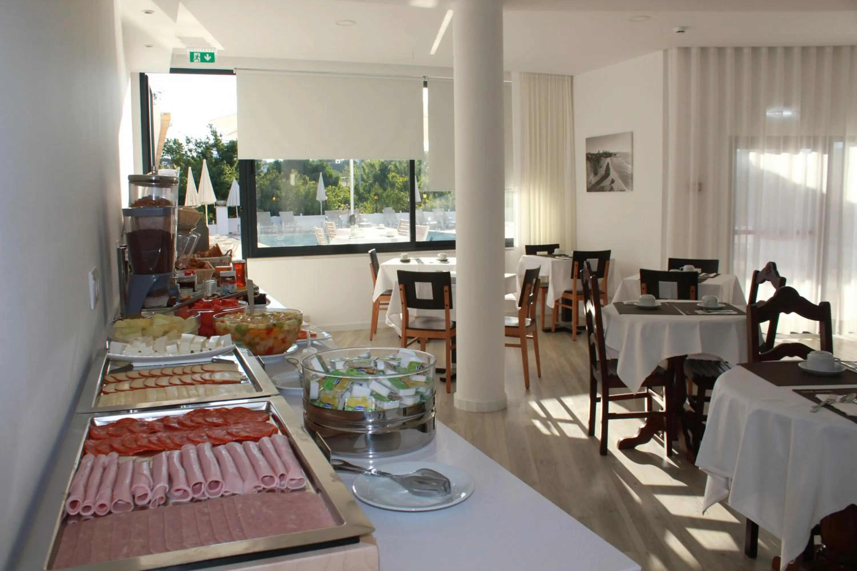 Restaurant/places to eat in Hotel Alcaide