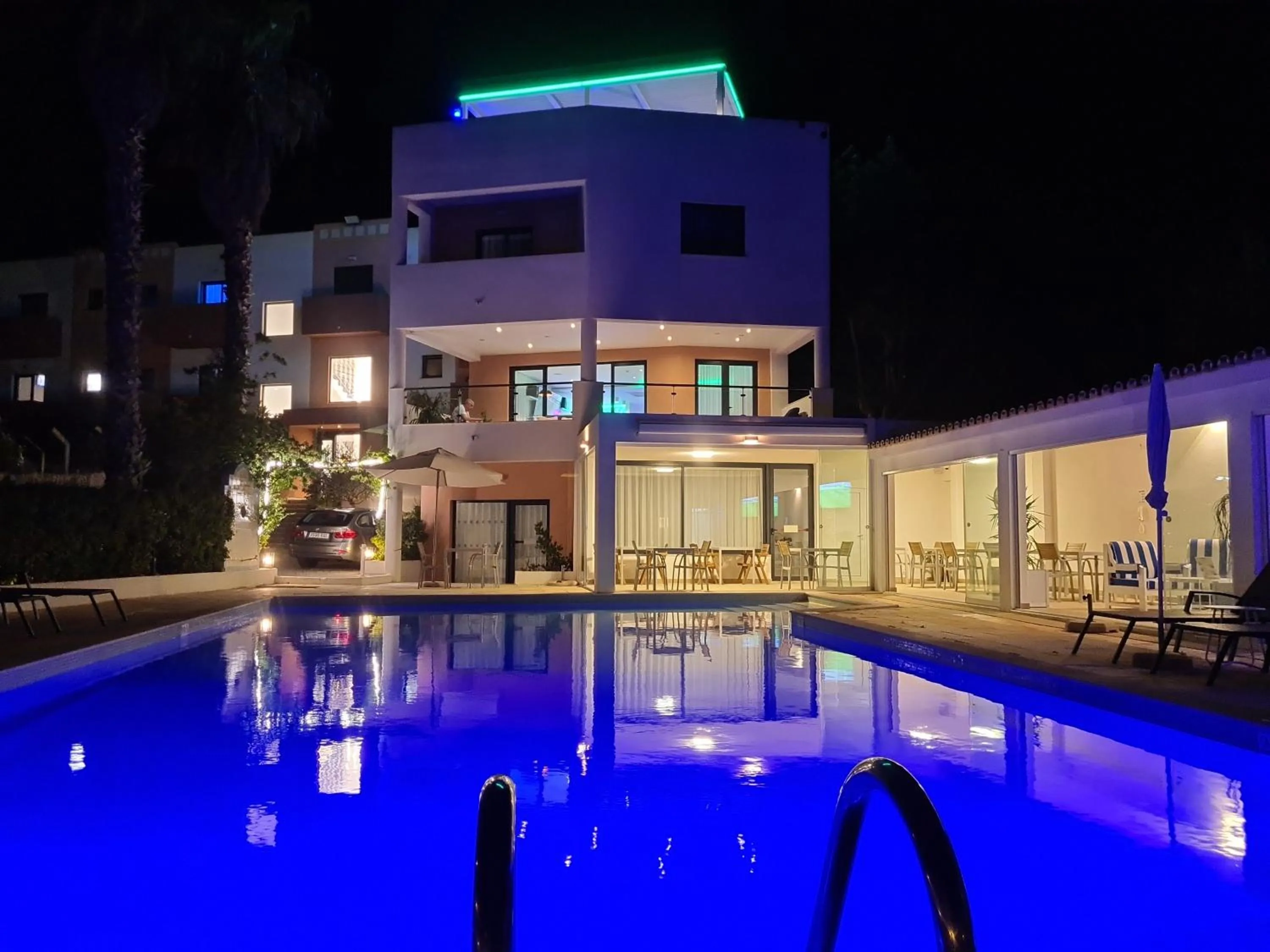 Property building in Hotel Alcaide