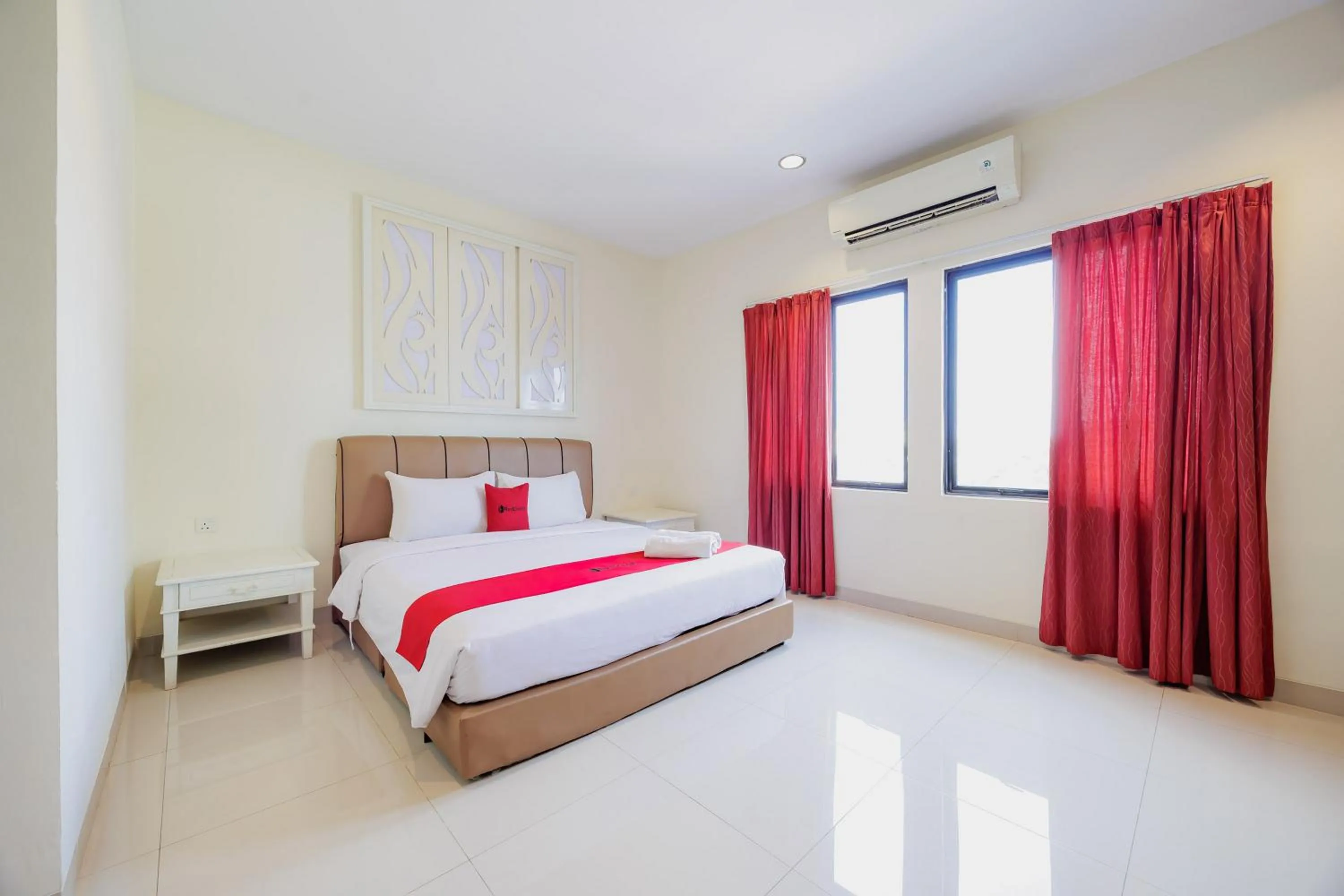 Bedroom, Bed in RedDoorz Plus near Ferry Terminal Batam Center
