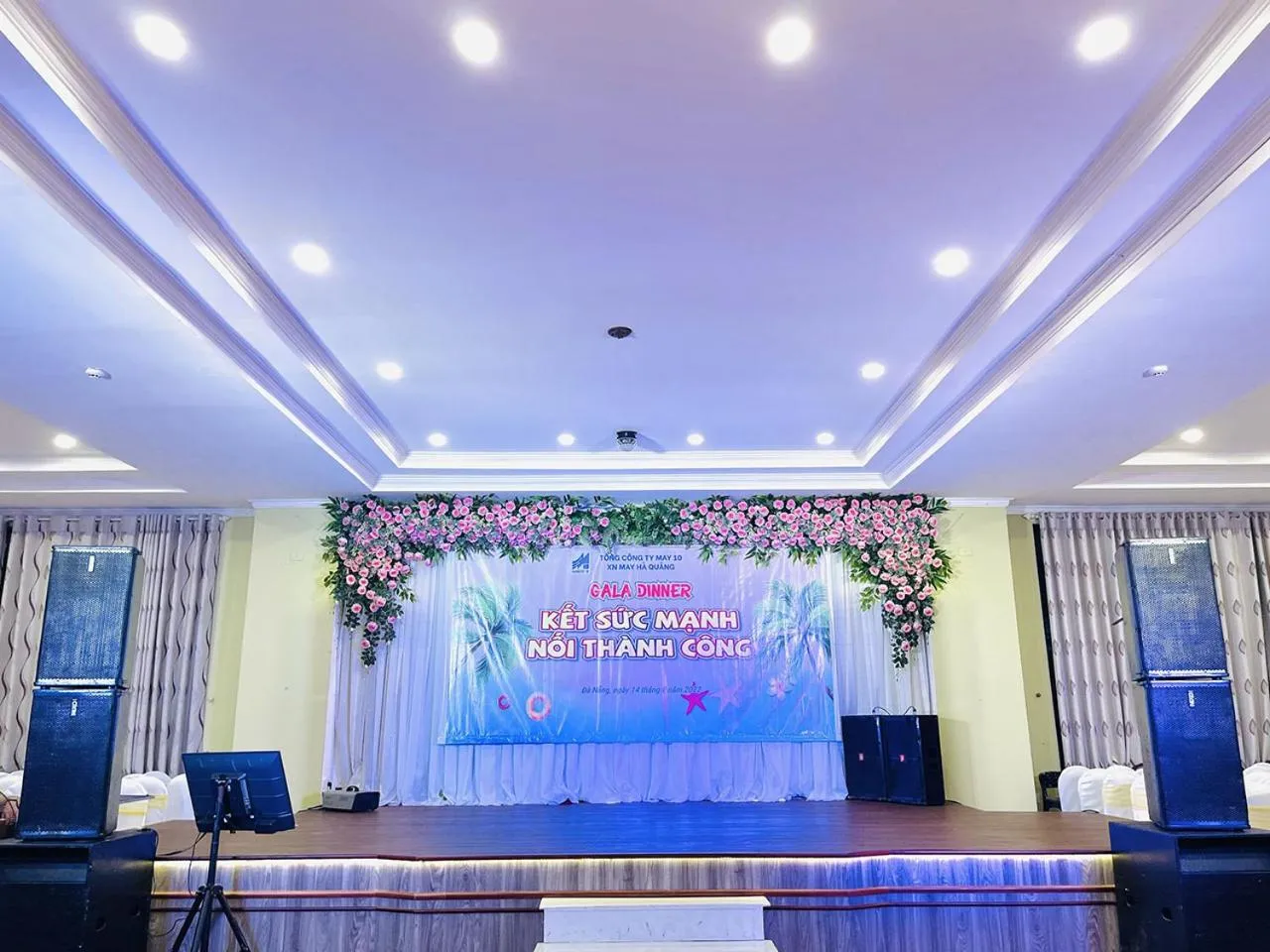 Restaurant/places to eat in My Khe 2 Da Nang Seafront Hotel