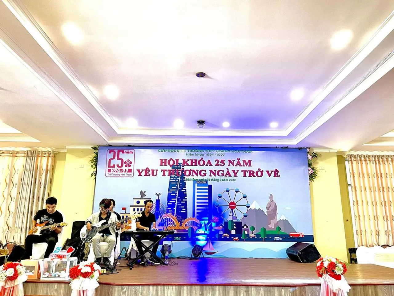 Restaurant/places to eat in My Khe 2 Da Nang Seafront Hotel