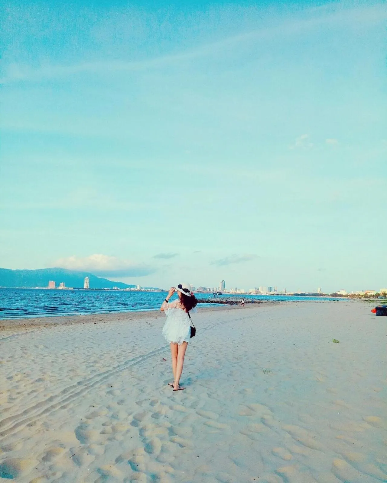 Beach in My Khe 2 Da Nang Seafront Hotel