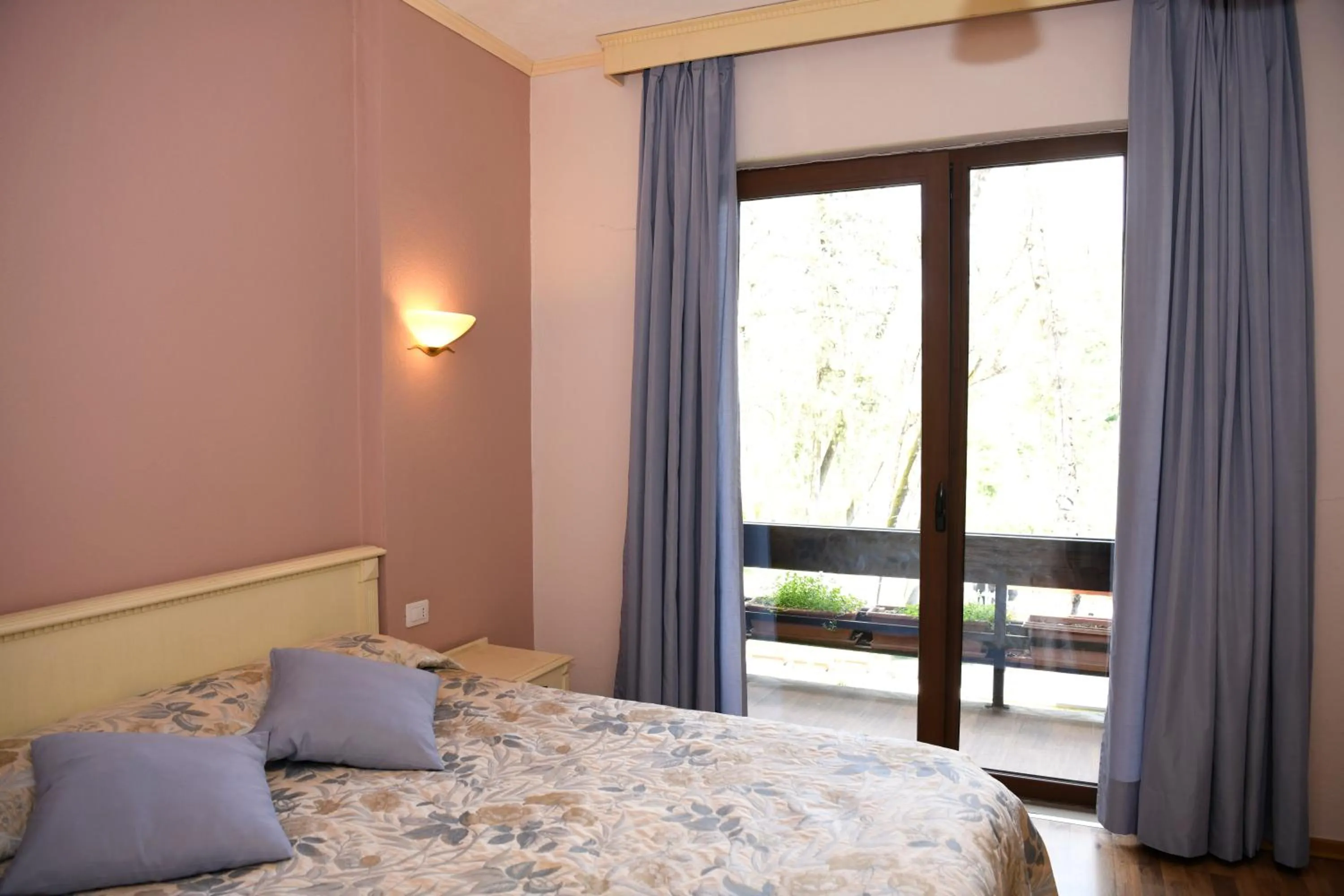 Bed in Hotel Restaurant Dreri