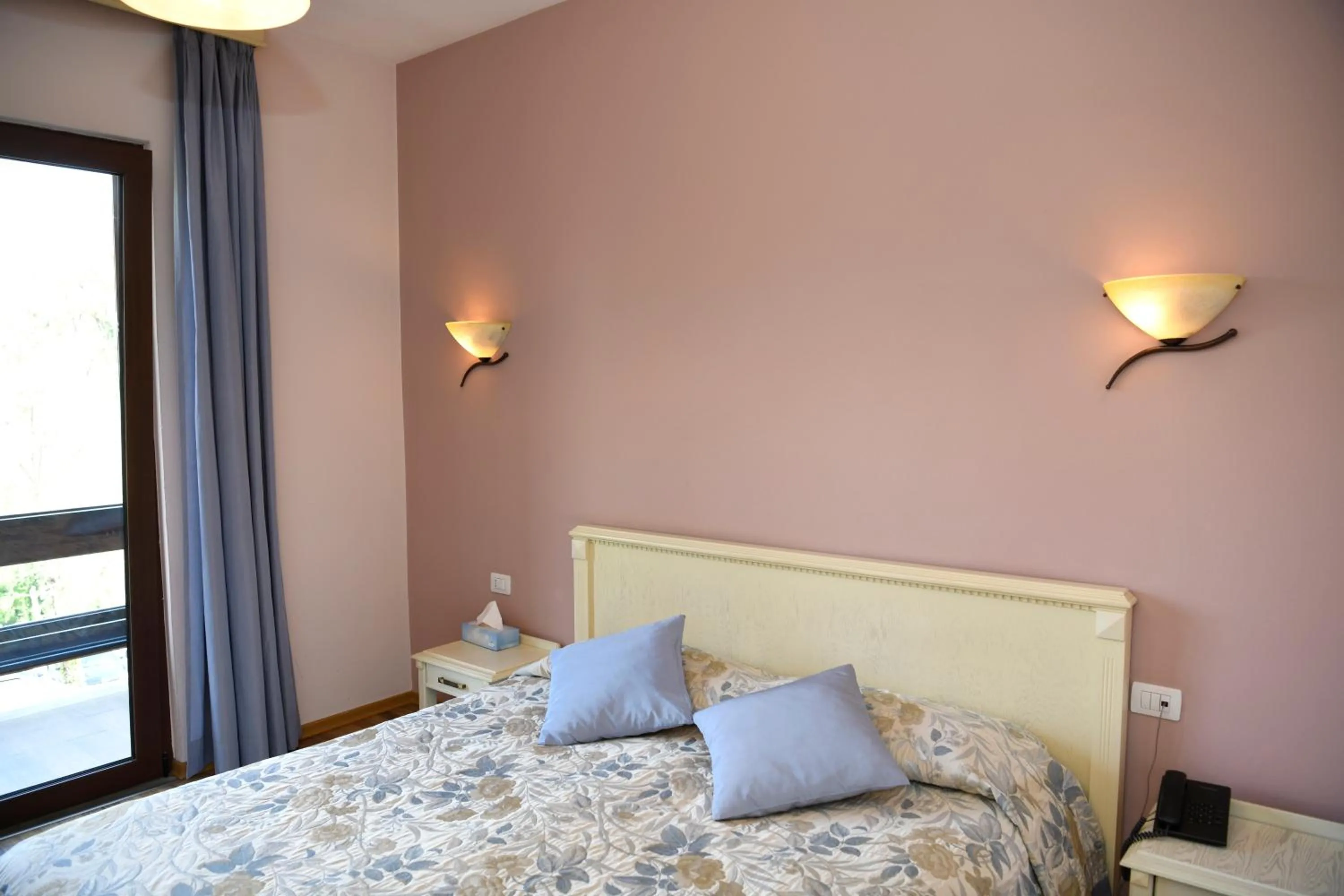 Bed in Hotel Restaurant Dreri