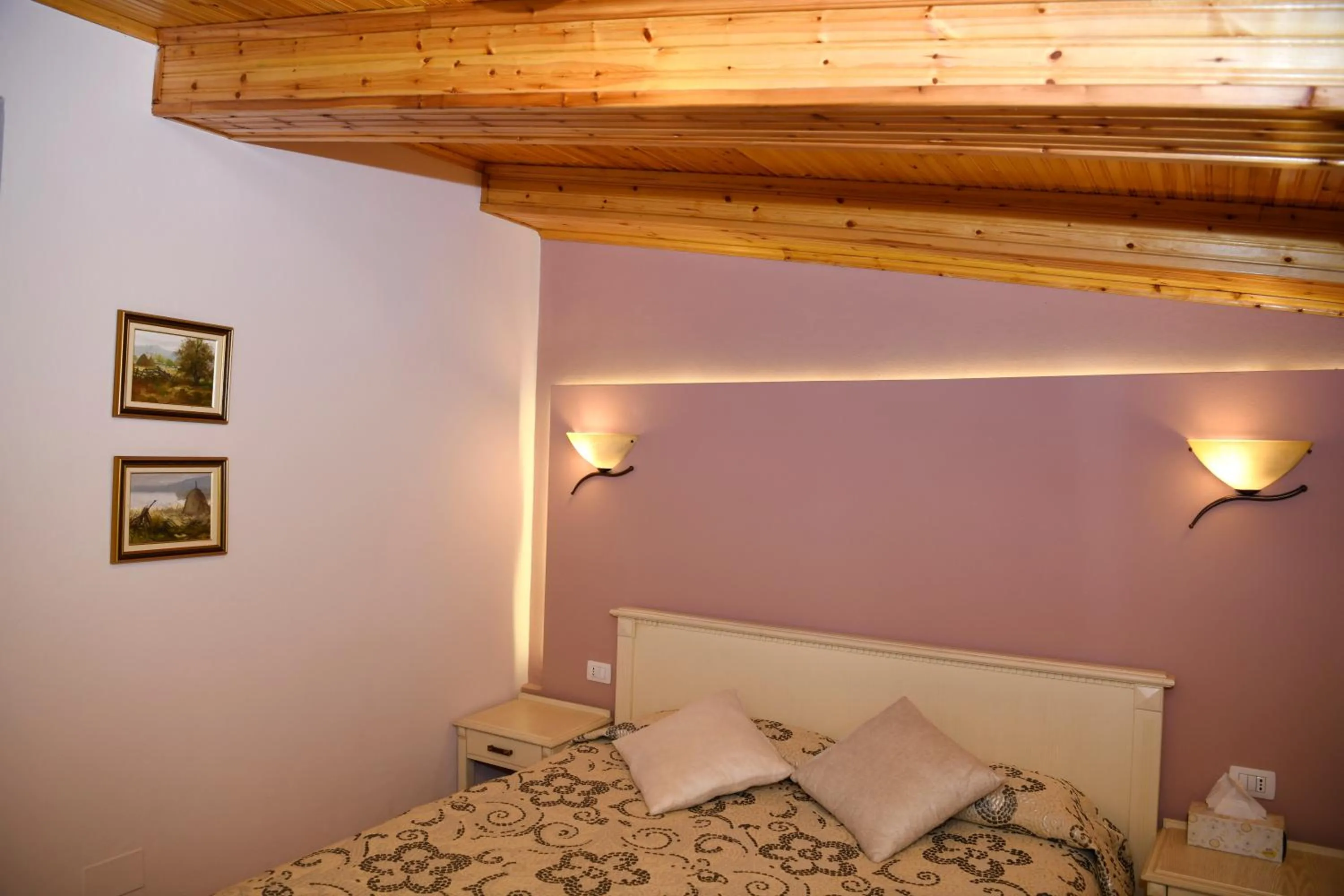 Bed in Hotel Restaurant Dreri