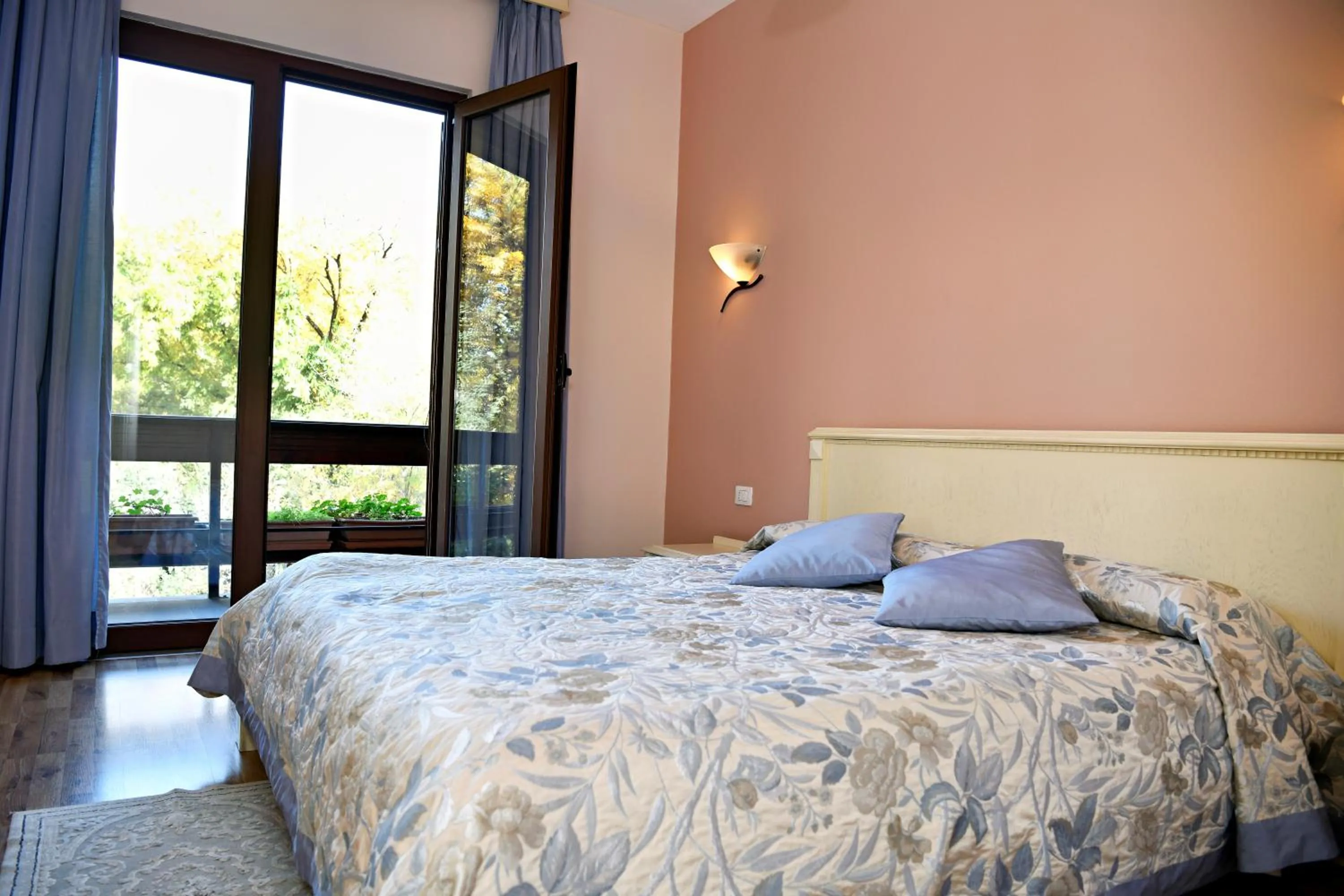 Bed in Hotel Restaurant Dreri