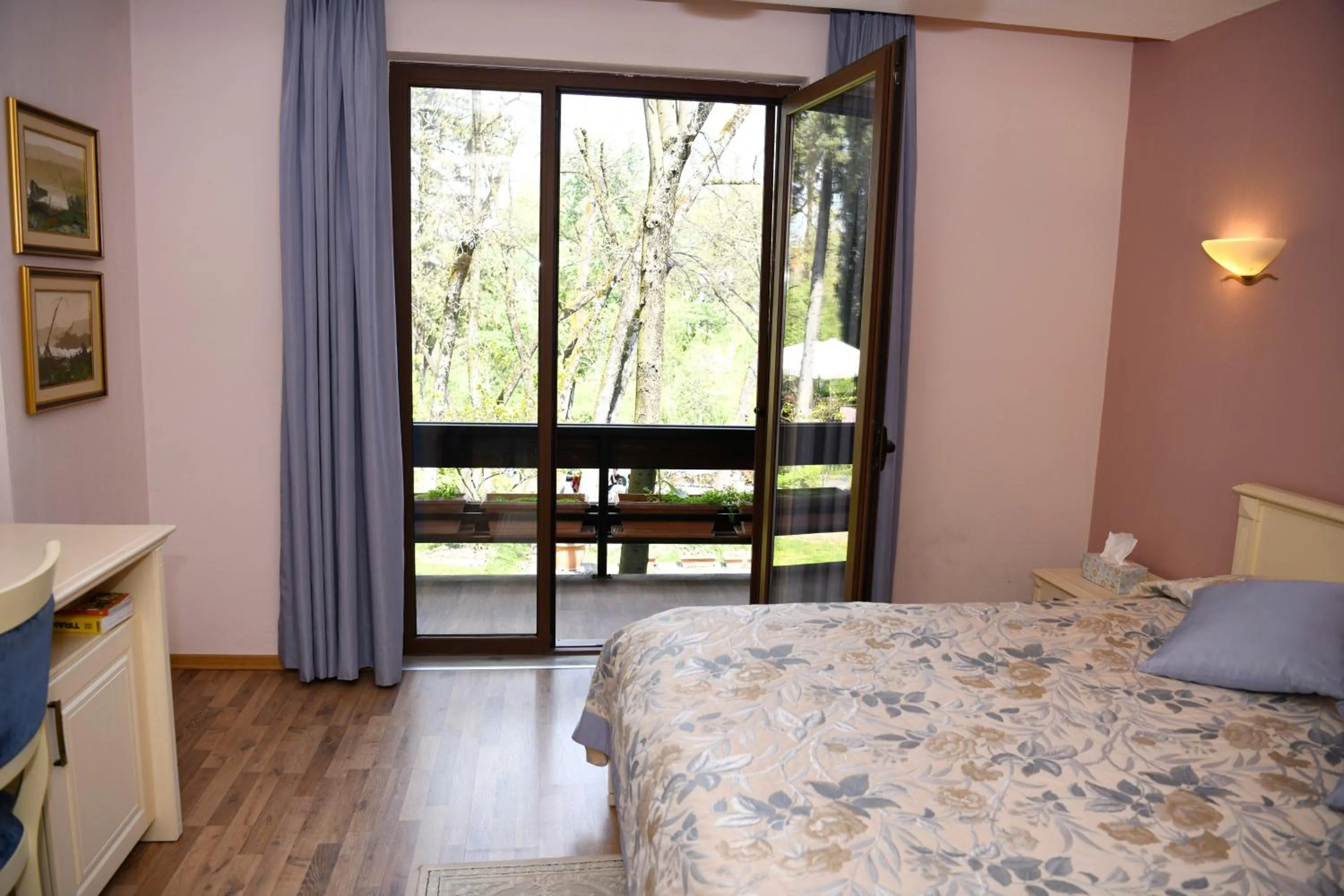 Bed in Hotel Restaurant Dreri
