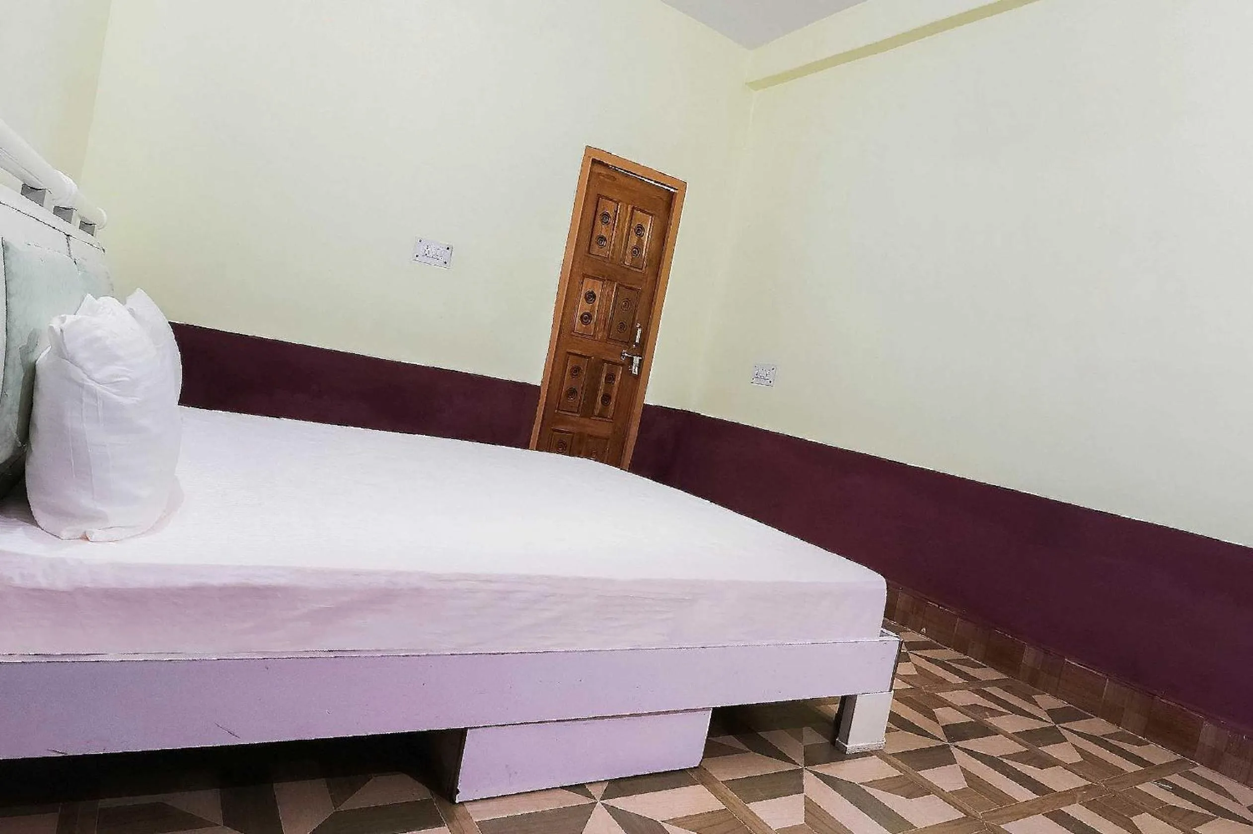 Bedroom, Bed in Hotel O Jyotish House