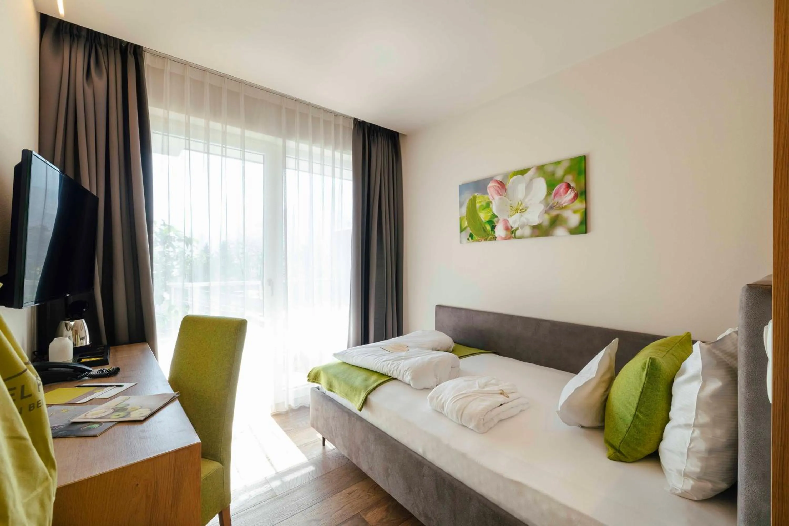 Photo of the whole room, Bed in Hotel Pfeiss