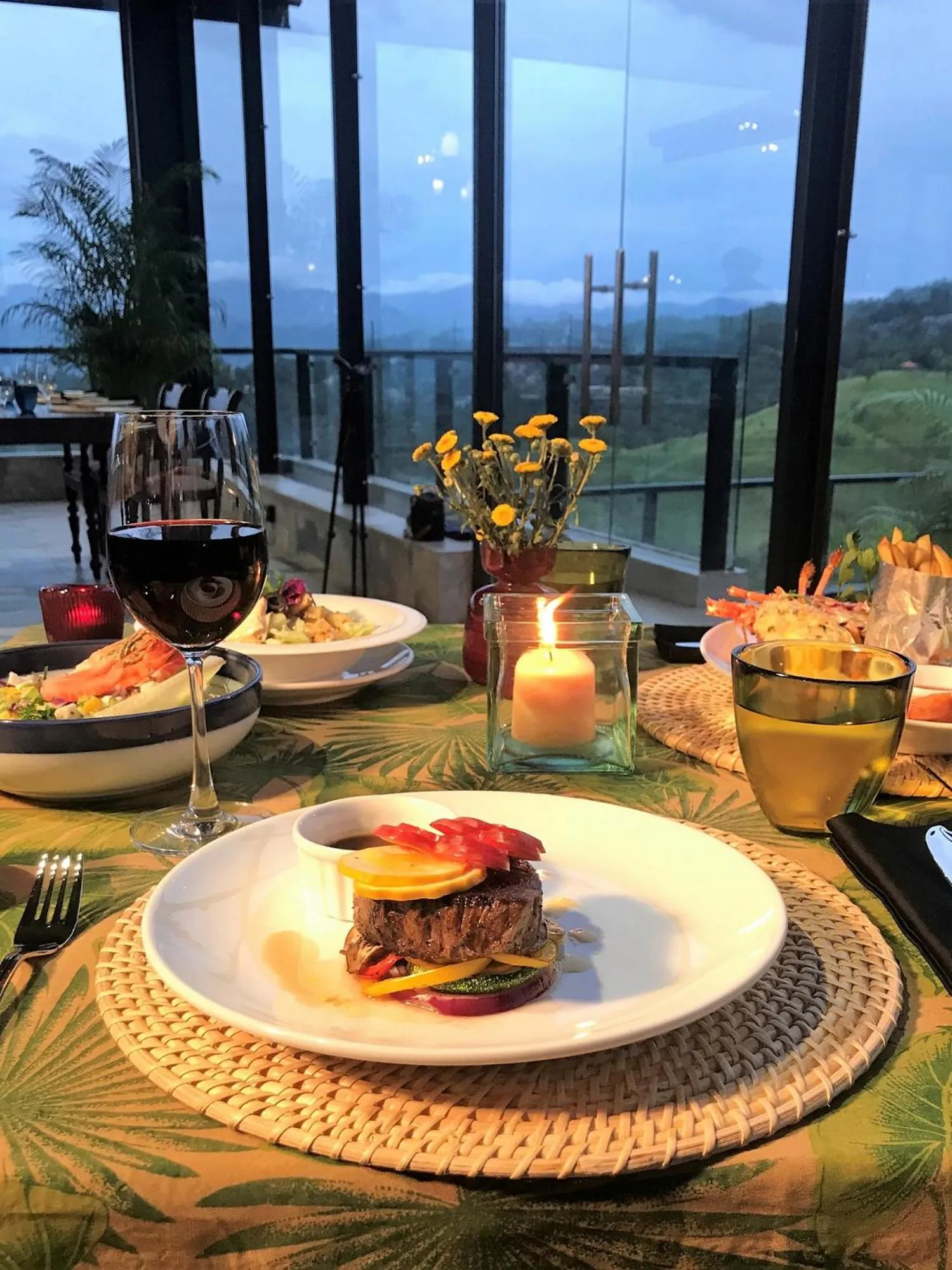 Food and drinks in Fox Kandy by Fox Resorts - Luxury in the Mist