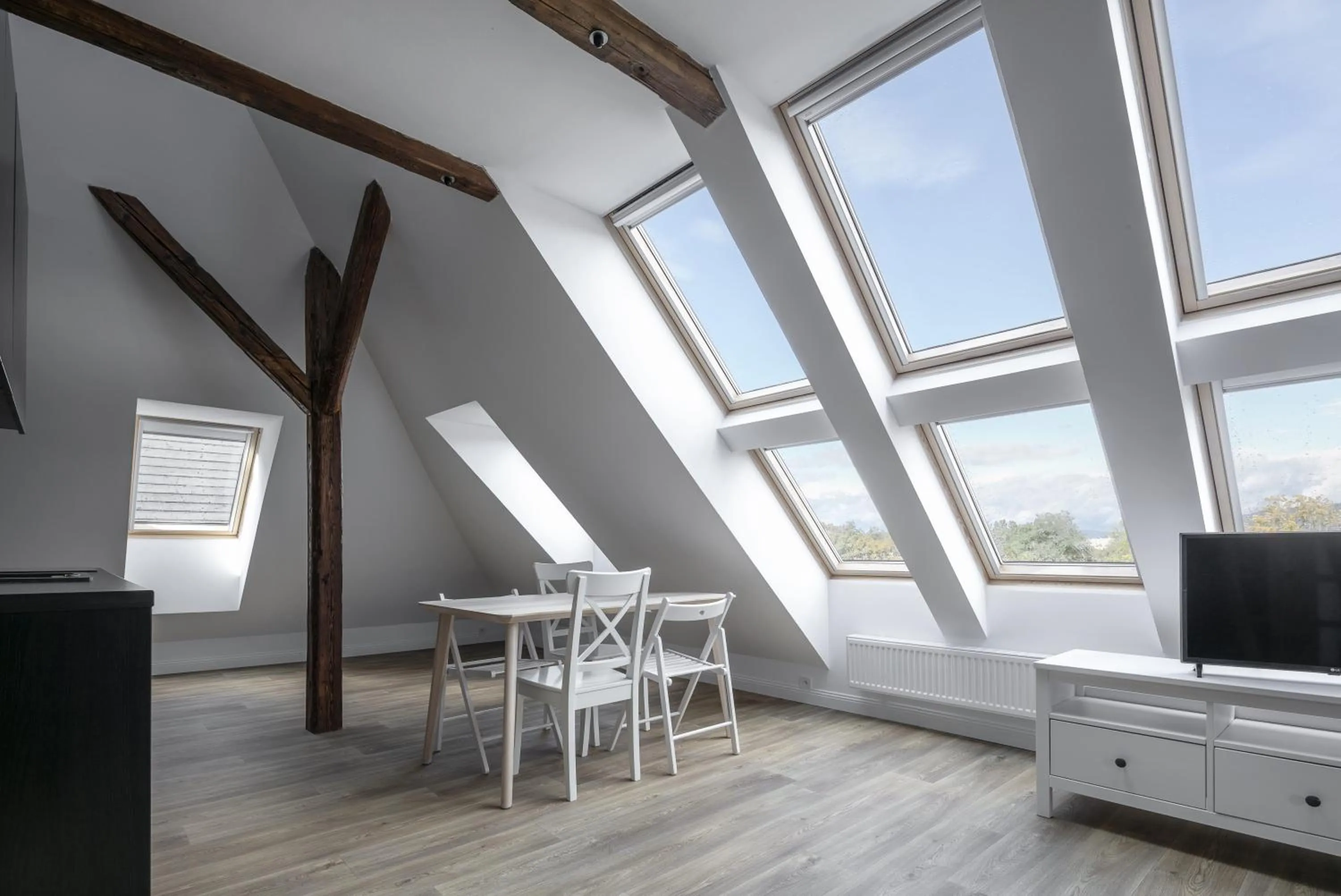 Dining area in Pytloun Flat Hotel
