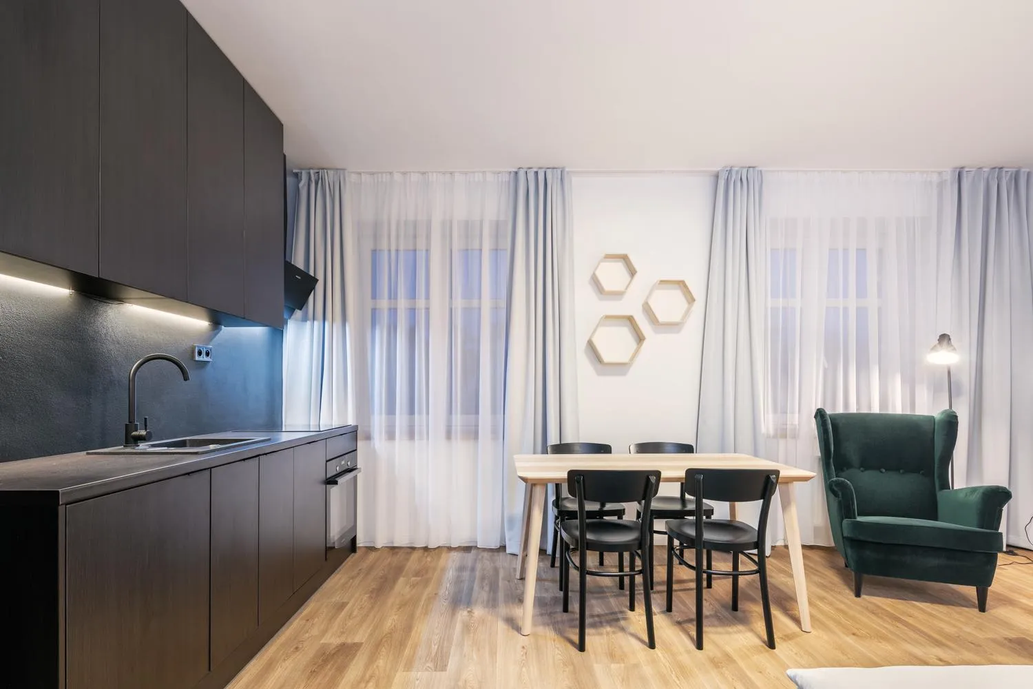 Kitchen or kitchenette in Pytloun Flat Hotel