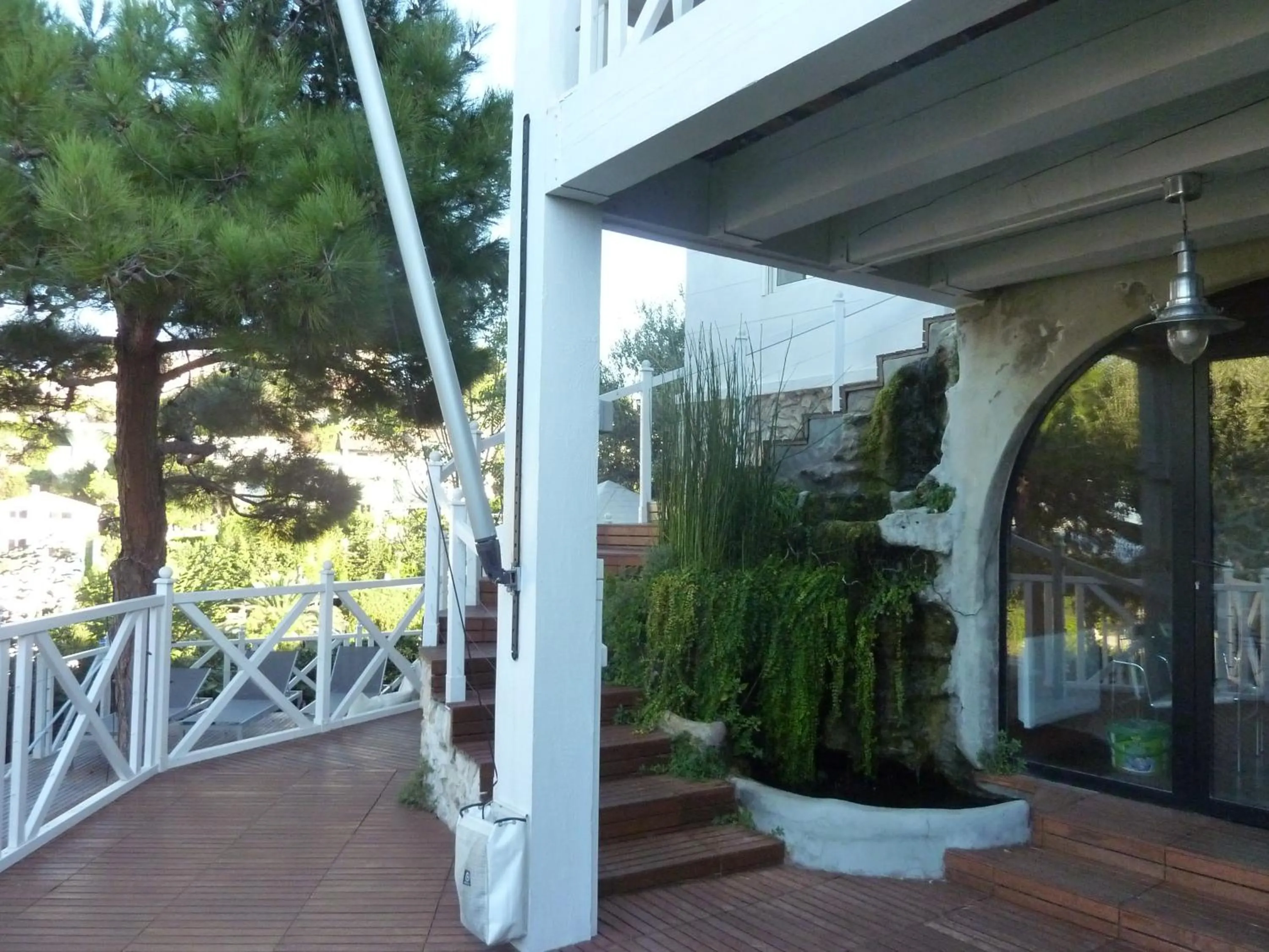 Property building in La LUNA of MARSEILLE - VILLA D'ARCHITECTE B&B