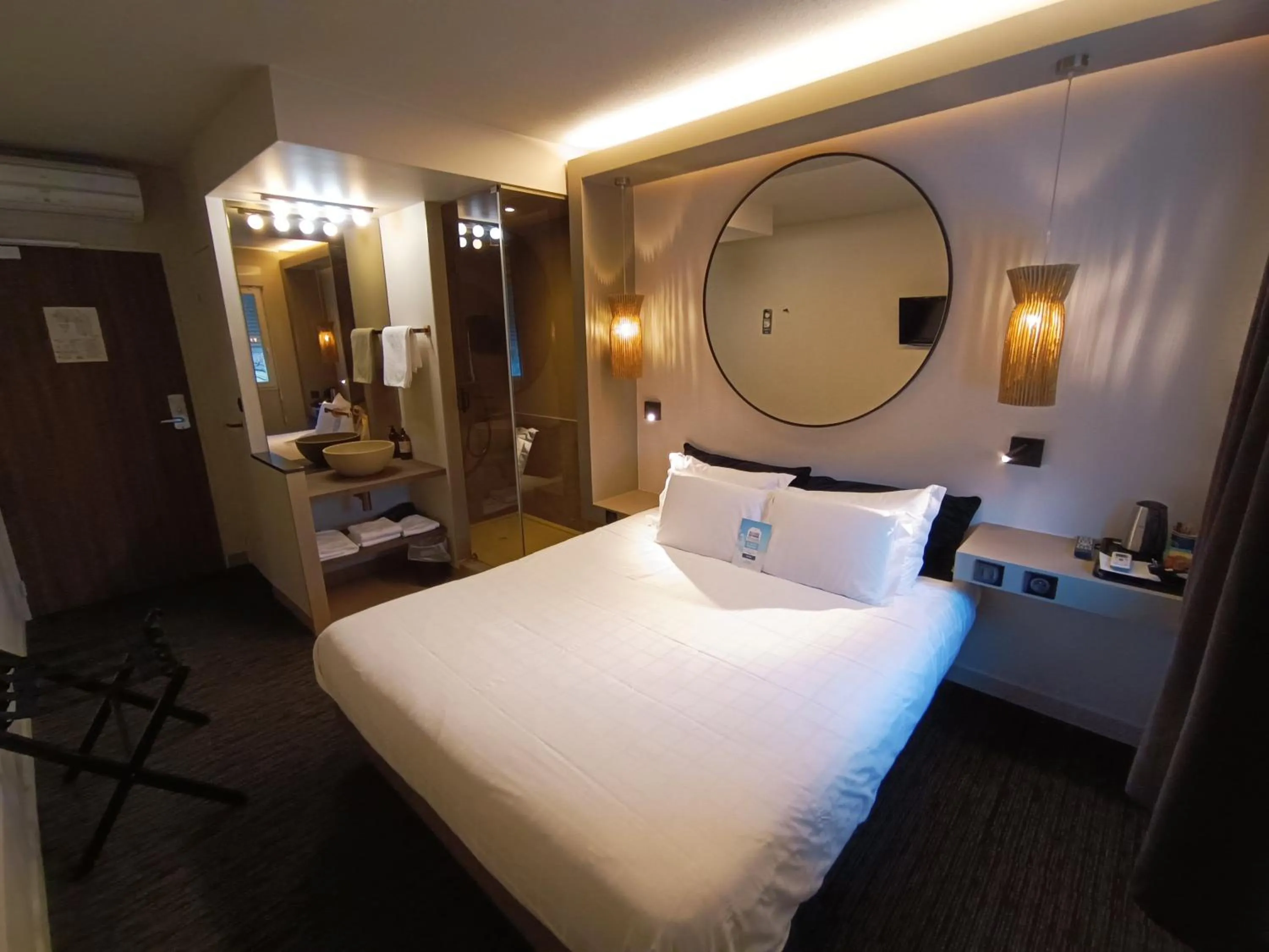 Bed in Hôtel Kyriad Brive Ouest