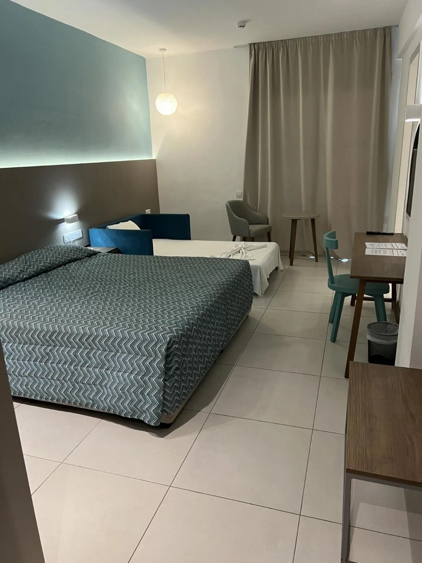 Bed in Mandali Hotel