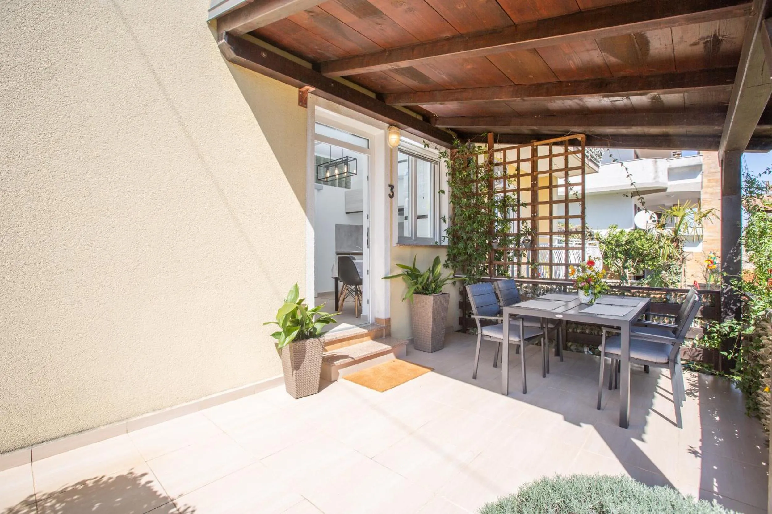 Day in Trbović Apartments Peaceful stay with Free Parking, Pet-Friendly, and Bike Storage in Umag