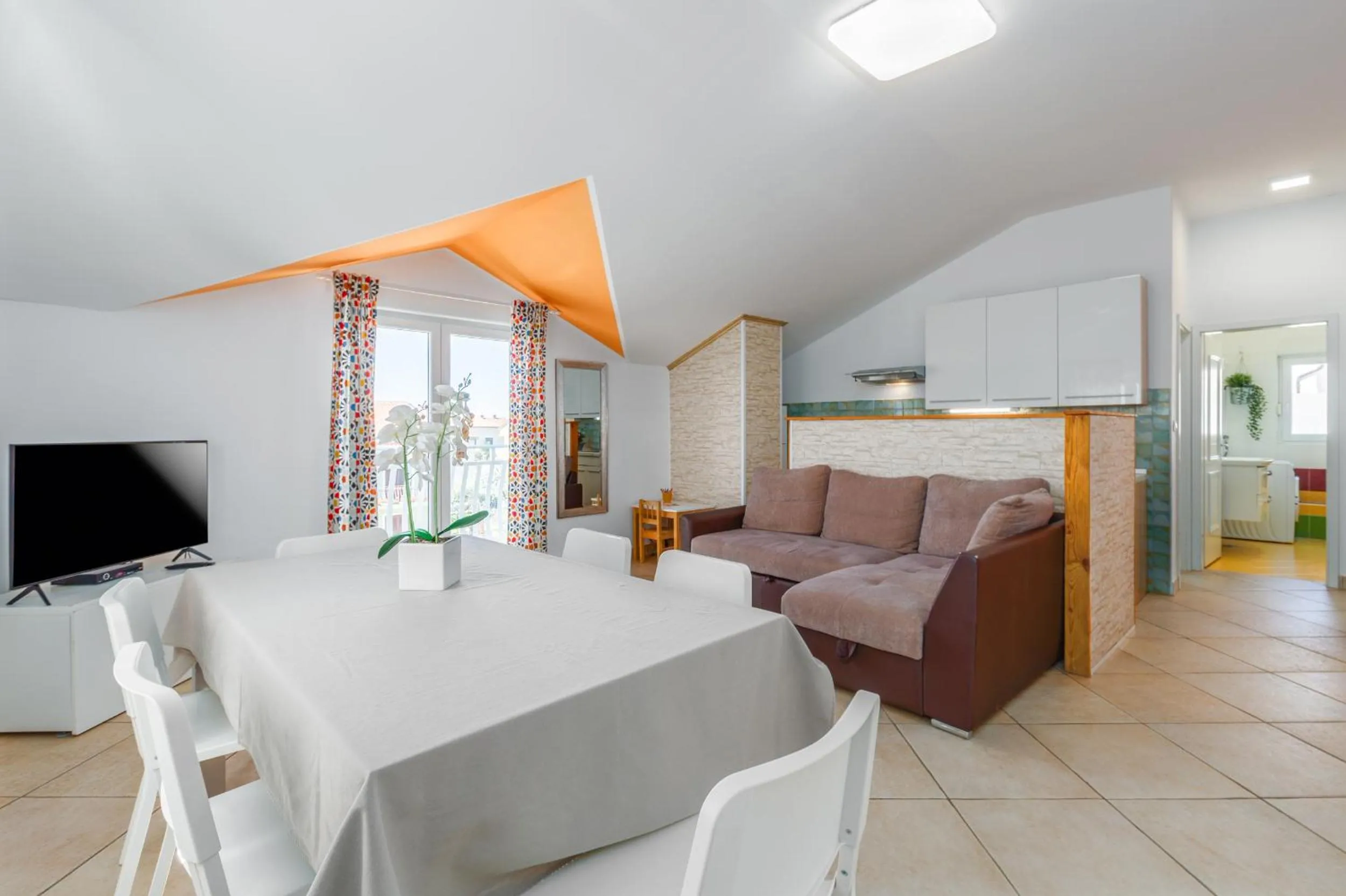 TV and multimedia in Trbović Apartments Peaceful stay with Free Parking, Pet-Friendly, and Bike Storage in Umag