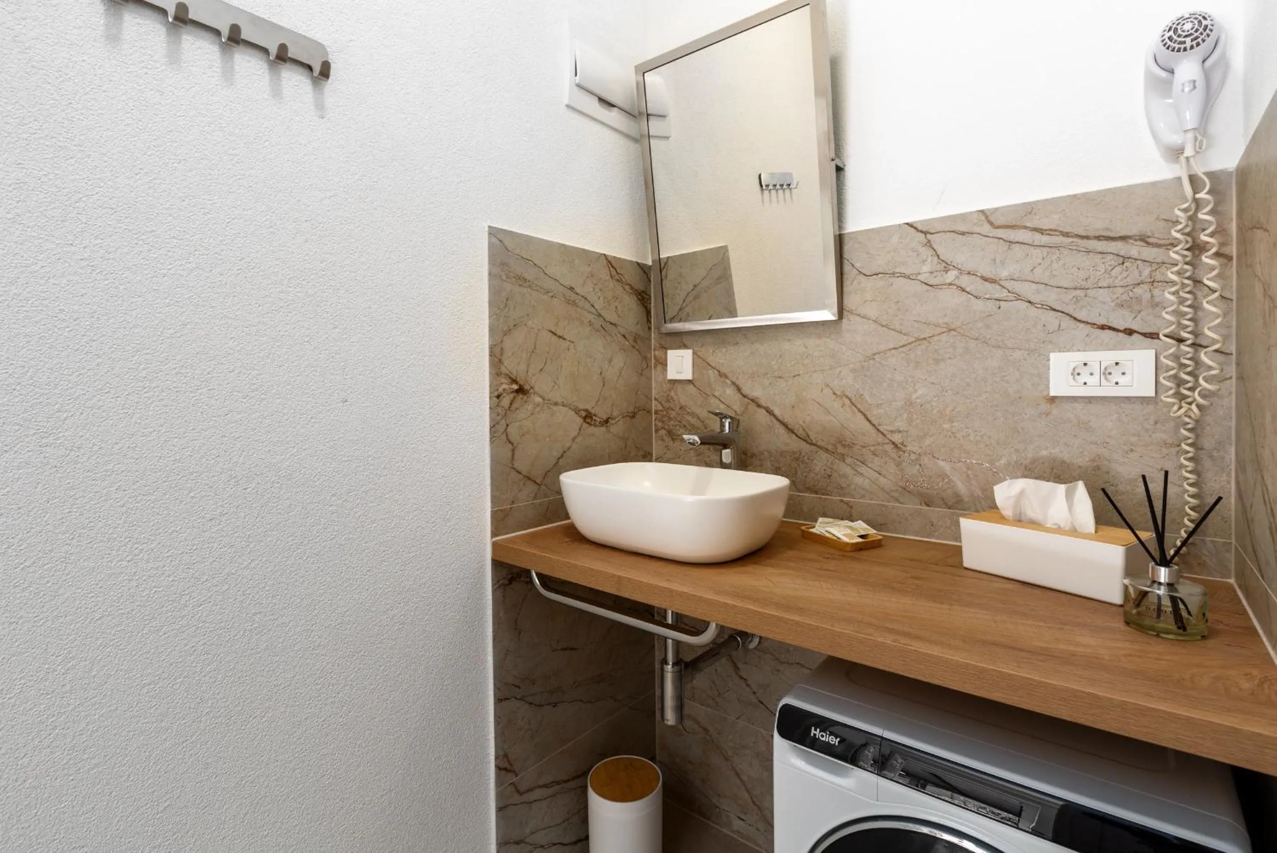 Bathroom in Trbović Apartments Peaceful stay with Free Parking, Pet-Friendly, and Bike Storage in Umag