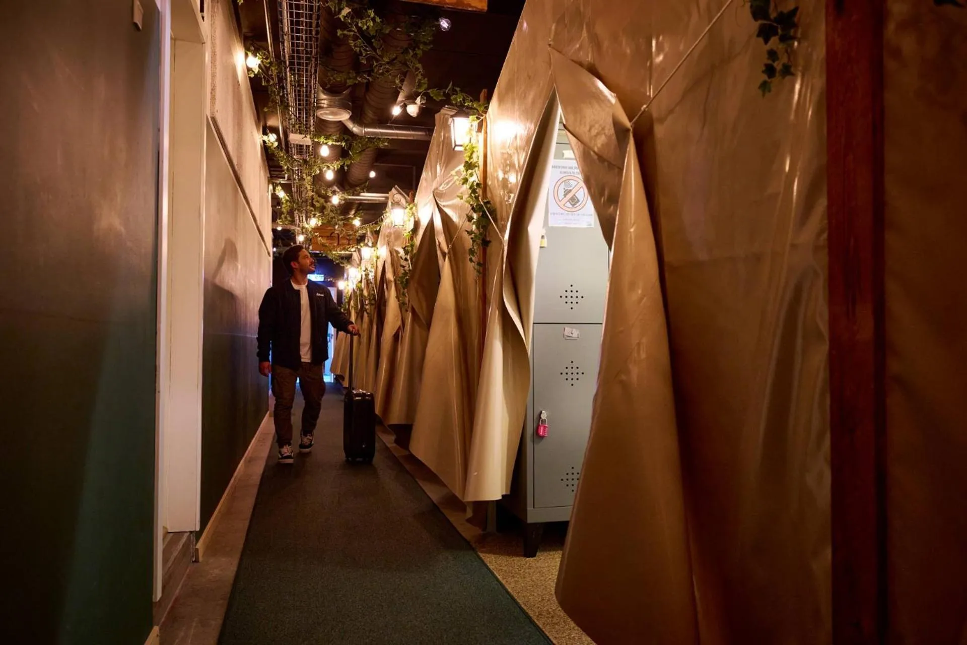 Property building in Urban Camper Hostel & Bar