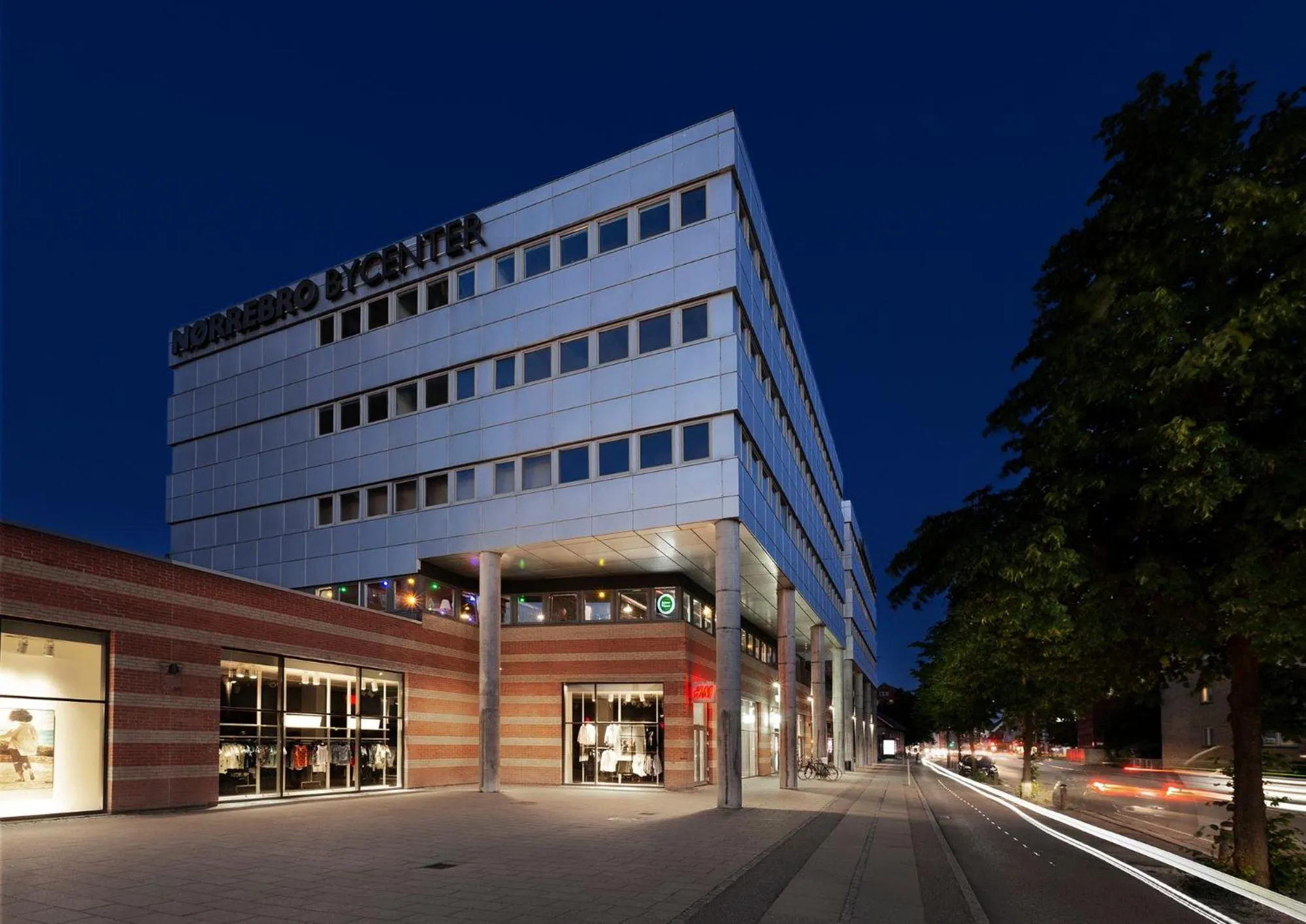 Property building in Urban Camper Hostel & Bar