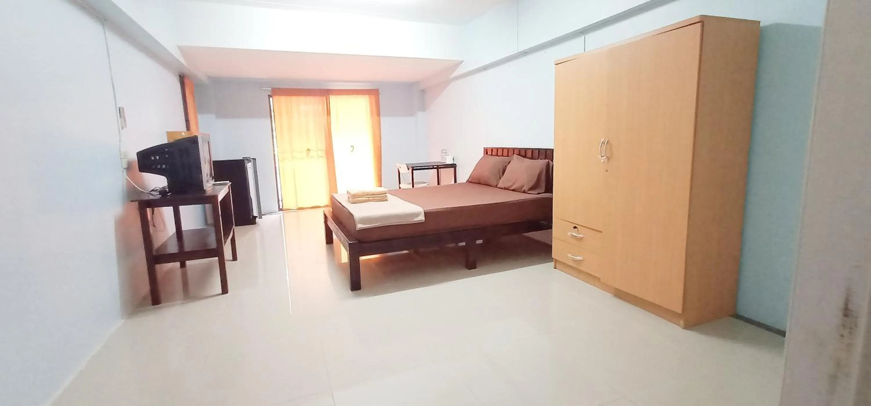 Photo of the whole room, Bed in Banyan Resort Bangsaen