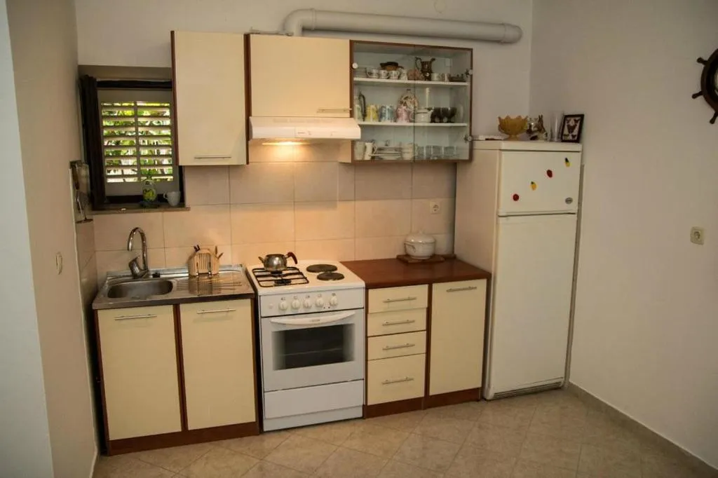 Communal kitchen in Villa Kate Dadić