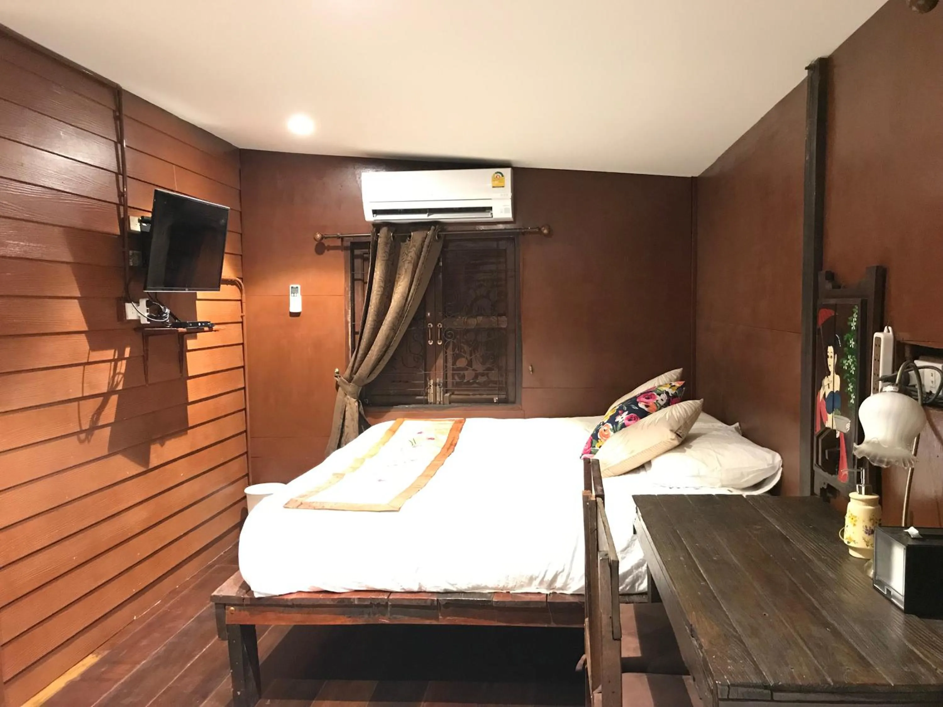 Photo of the whole room, Bed in Reuan Vilawan