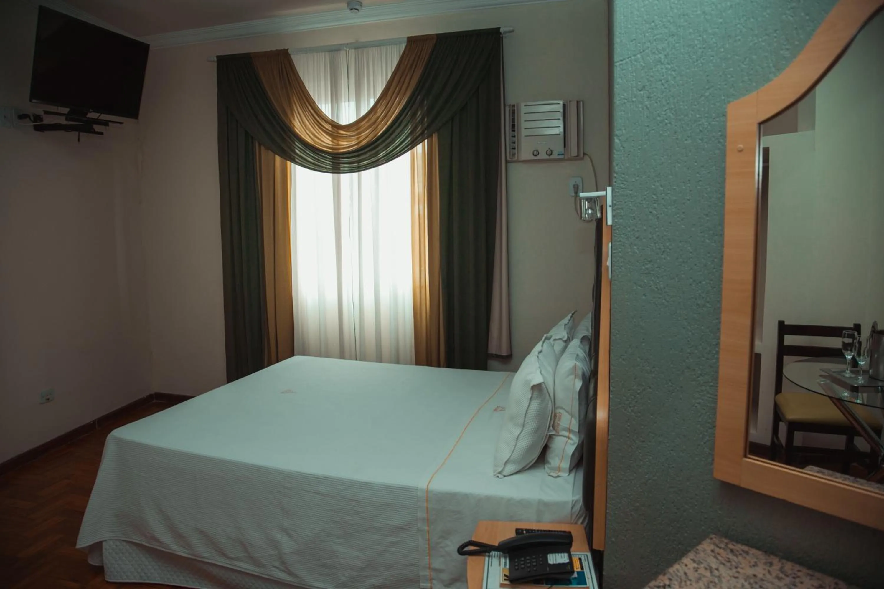 Photo of the whole room, Bed in Hotel Meri Conselheiro Lafaiete